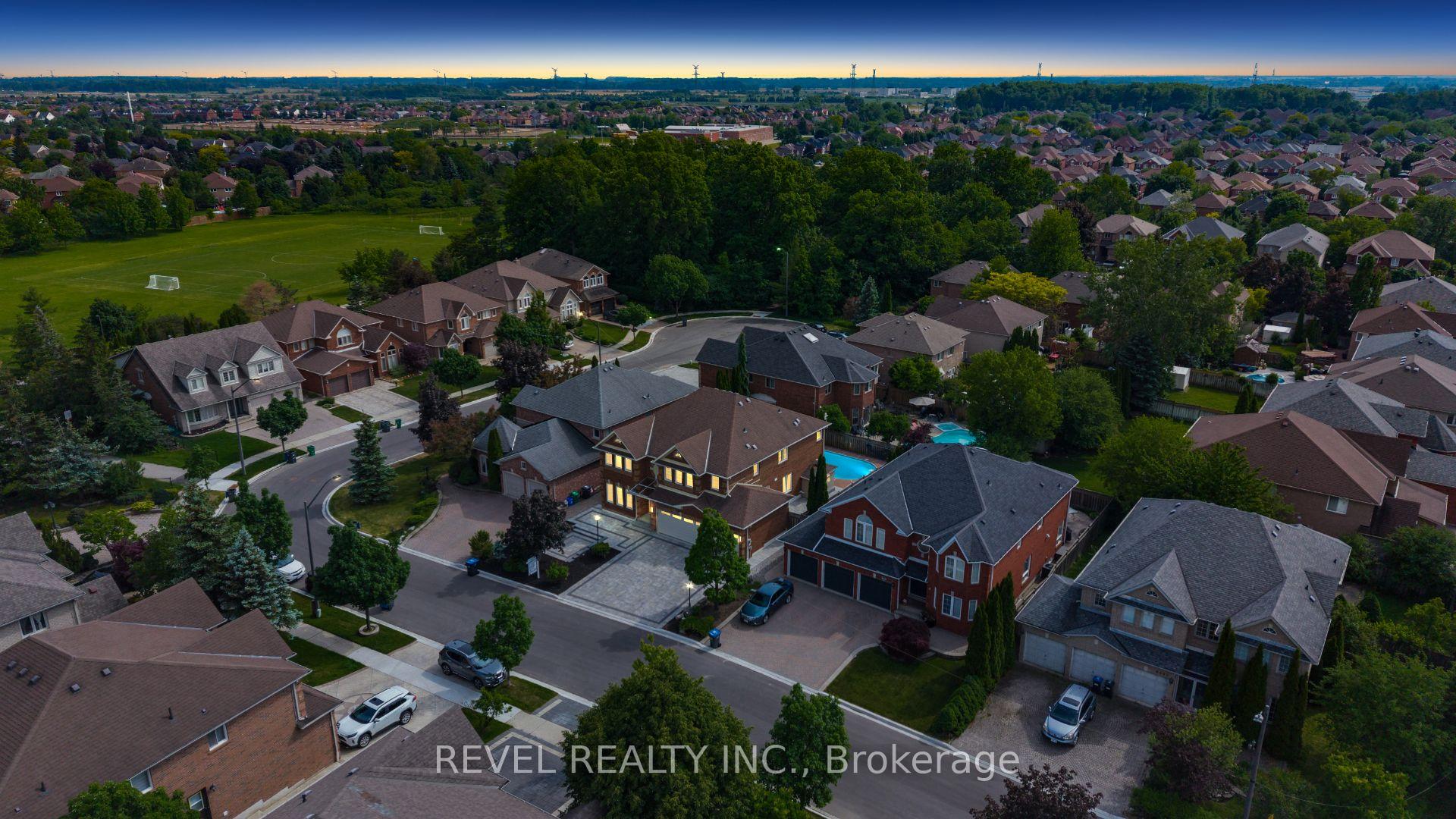 Photo 45 of 6872 Round Leaf Court, Mississauga, Lisgar — HOMEH
