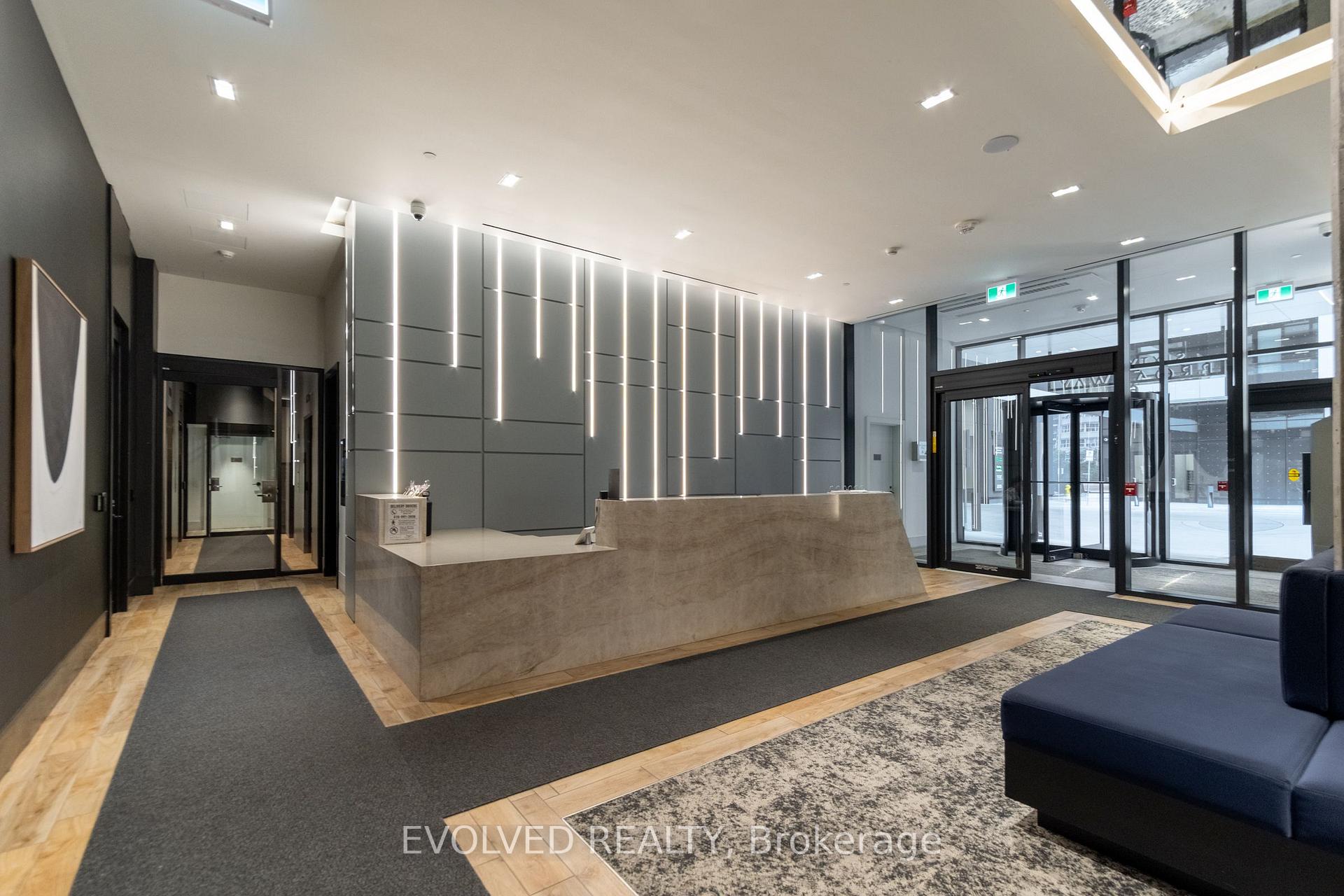 Photo 4 of Unit 2810, 65 Broadway Avenue, Toronto, Mount Pleasant West — HOMEH
