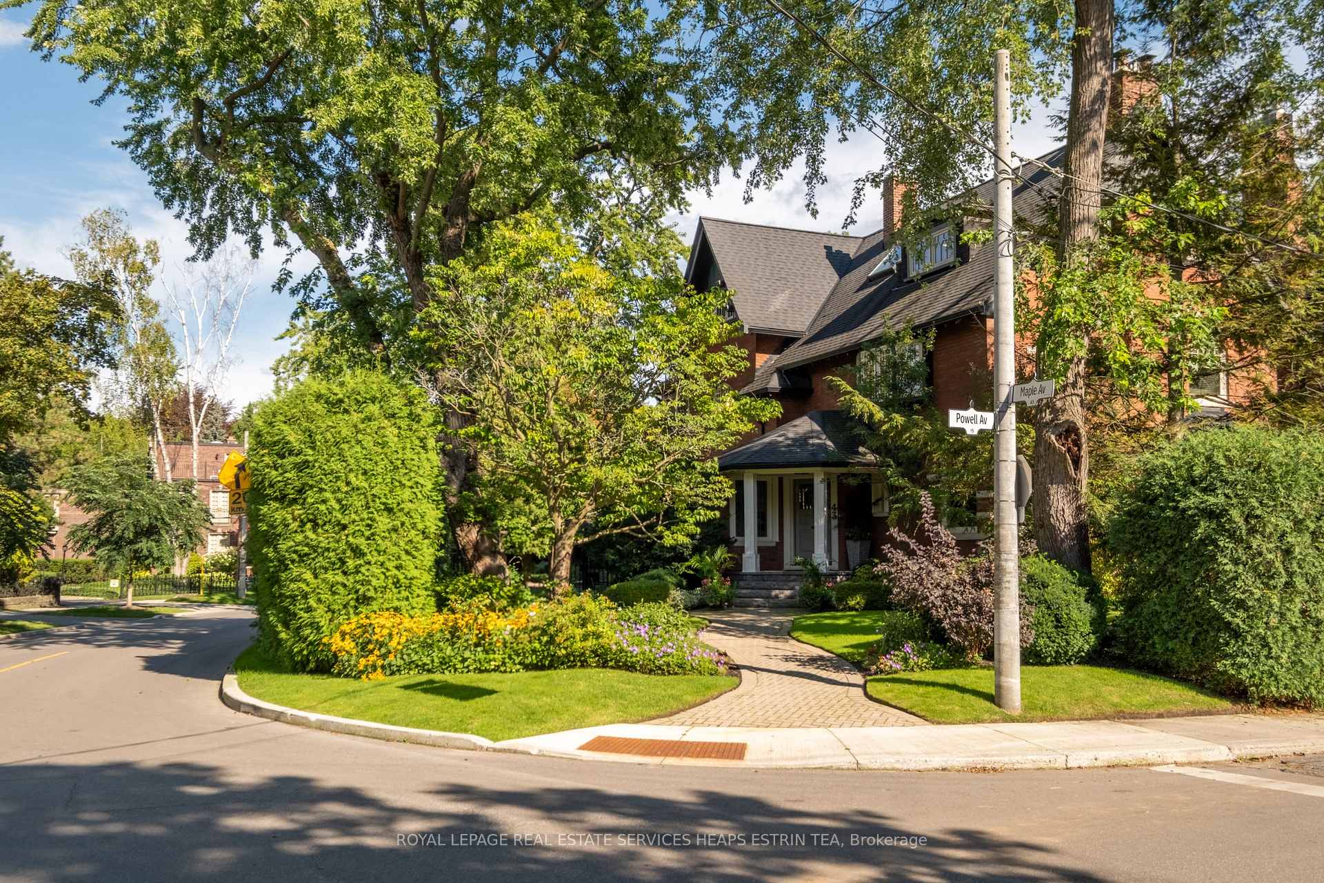 Photo 5 of 43 Maple Avenue, Toronto, Rosedale-Moore Park — HOMEH