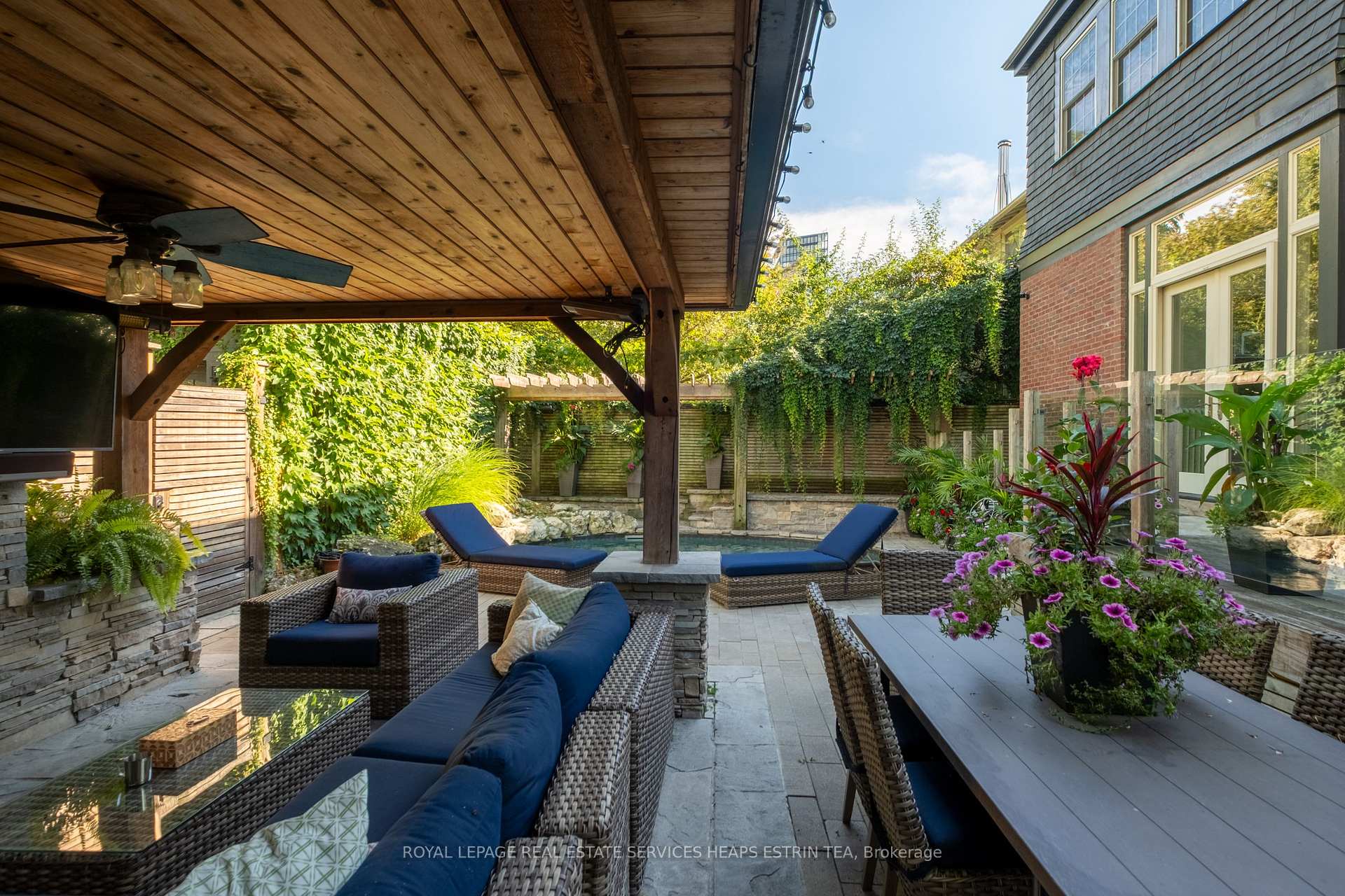 Photo 23 of 43 Maple Avenue, Toronto, Rosedale-Moore Park — HOMEH