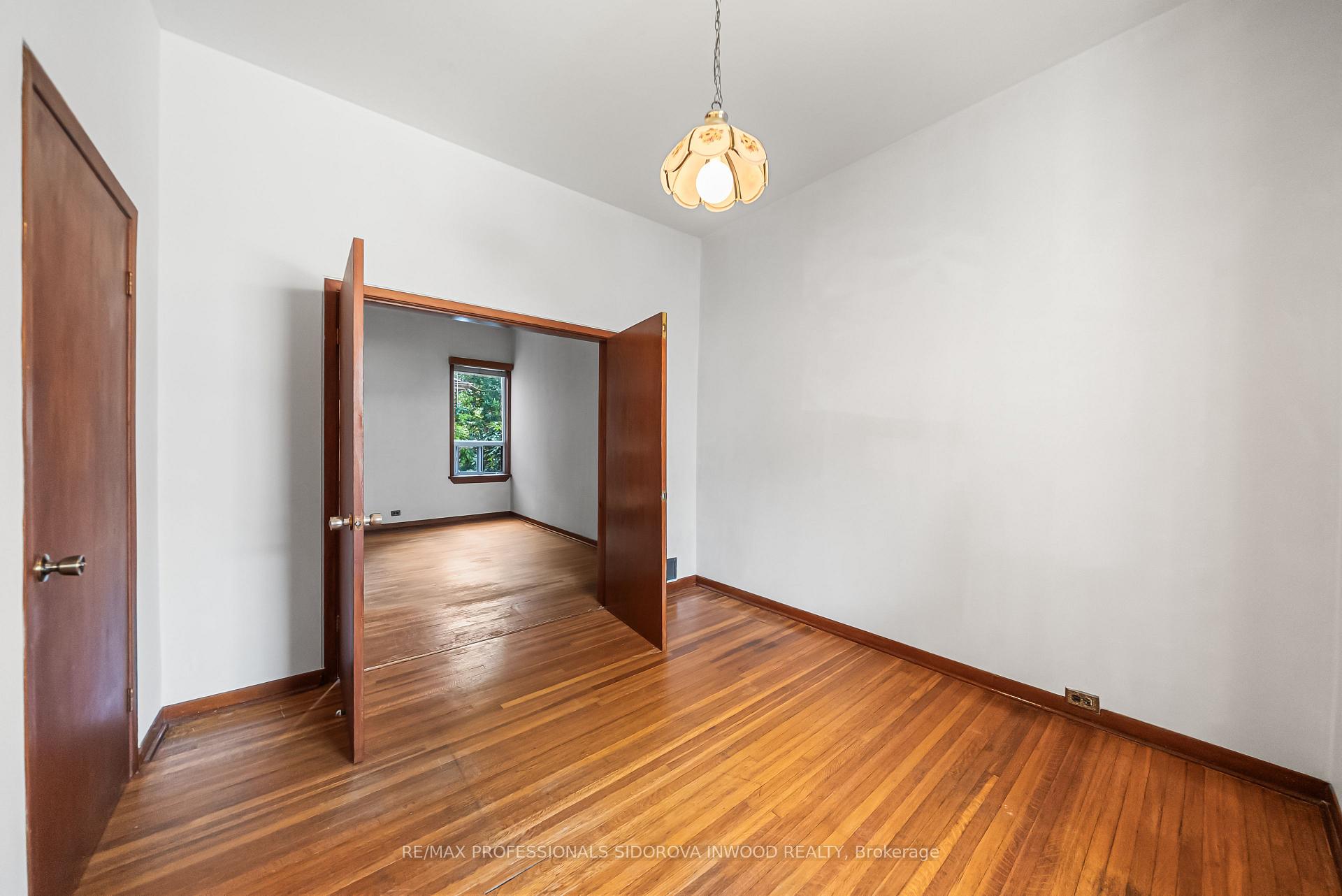 Photo 5 of 44 Golden Avenue, Toronto, Roncesvalles — HOMEH