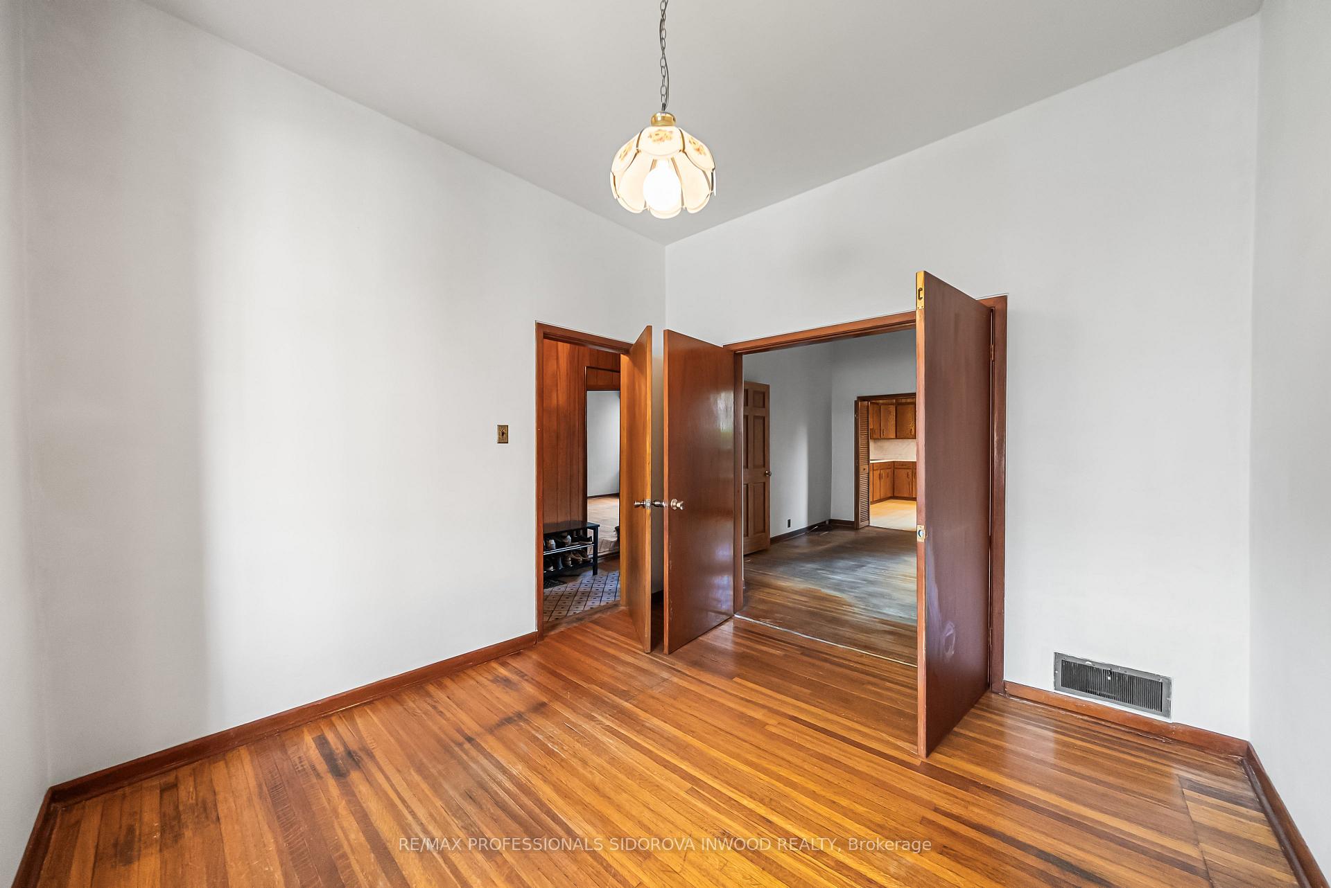 Photo 6 of 44 Golden Avenue, Toronto, Roncesvalles — HOMEH