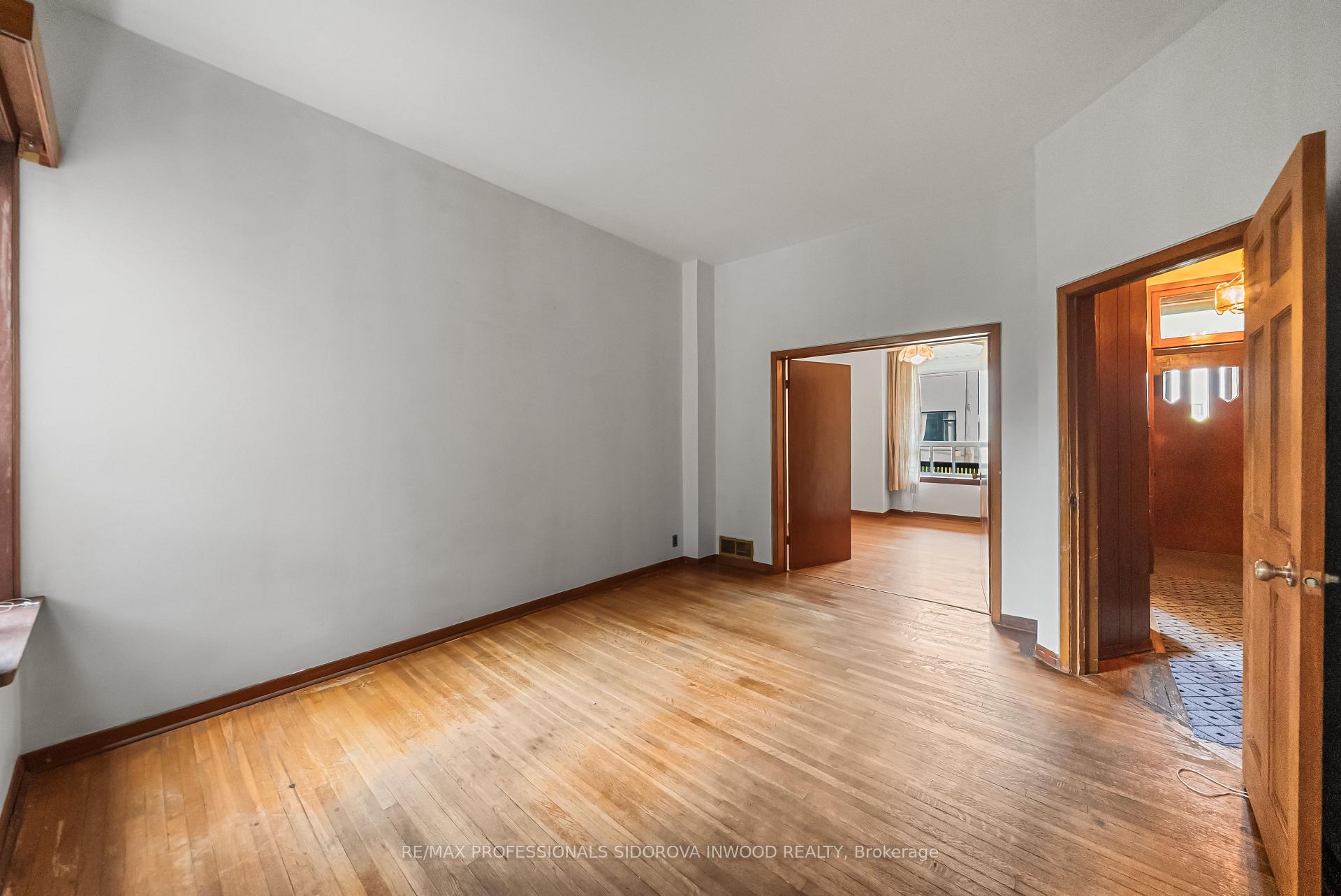 Photo 8 of 44 Golden Avenue, Toronto, Roncesvalles — HOMEH