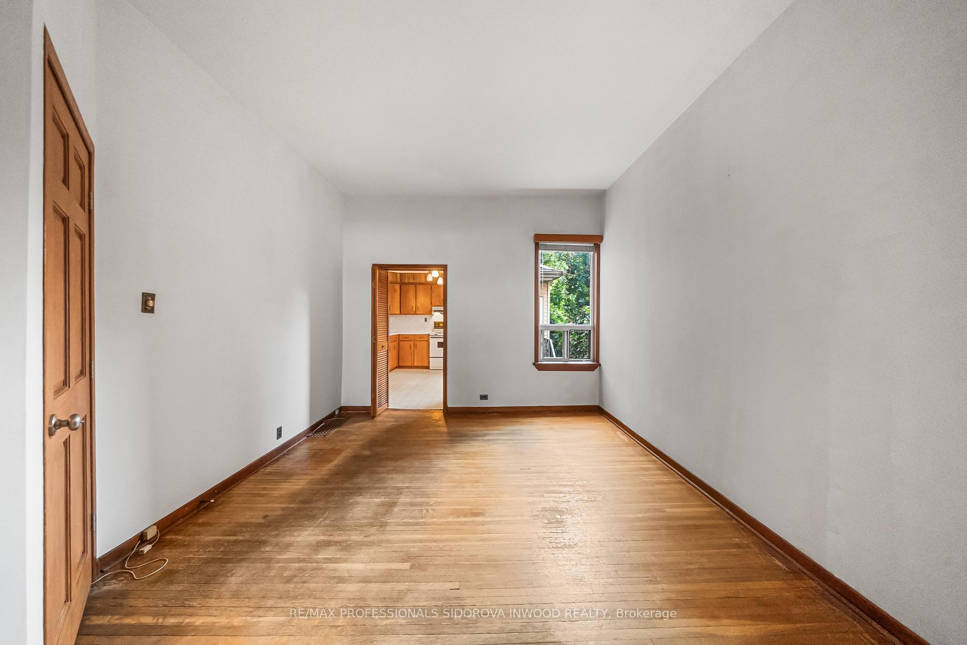 Photo 9 of 44 Golden Avenue, Toronto, Roncesvalles — HOMEH