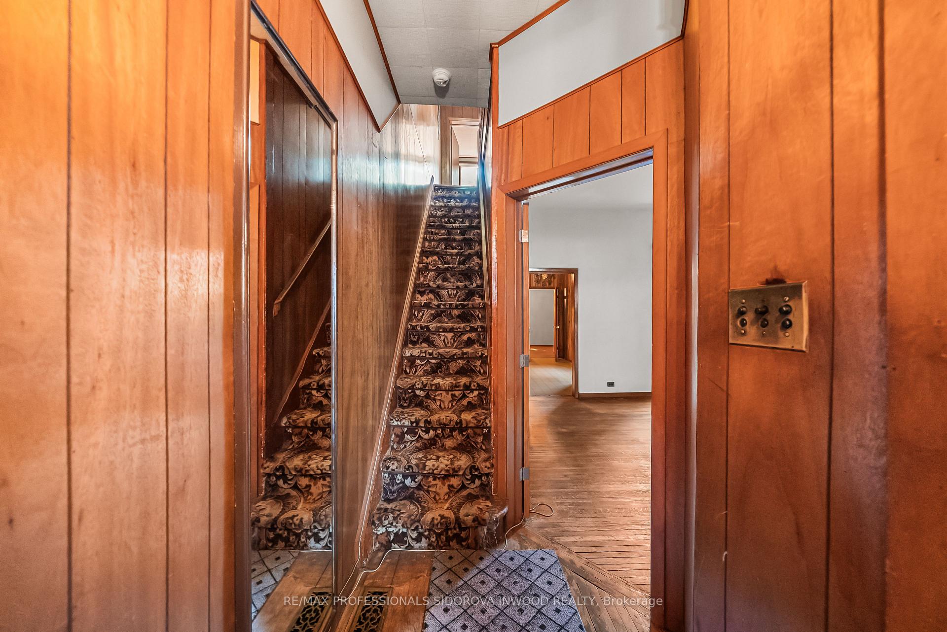 Photo 15 of 44 Golden Avenue, Toronto, Roncesvalles — HOMEH