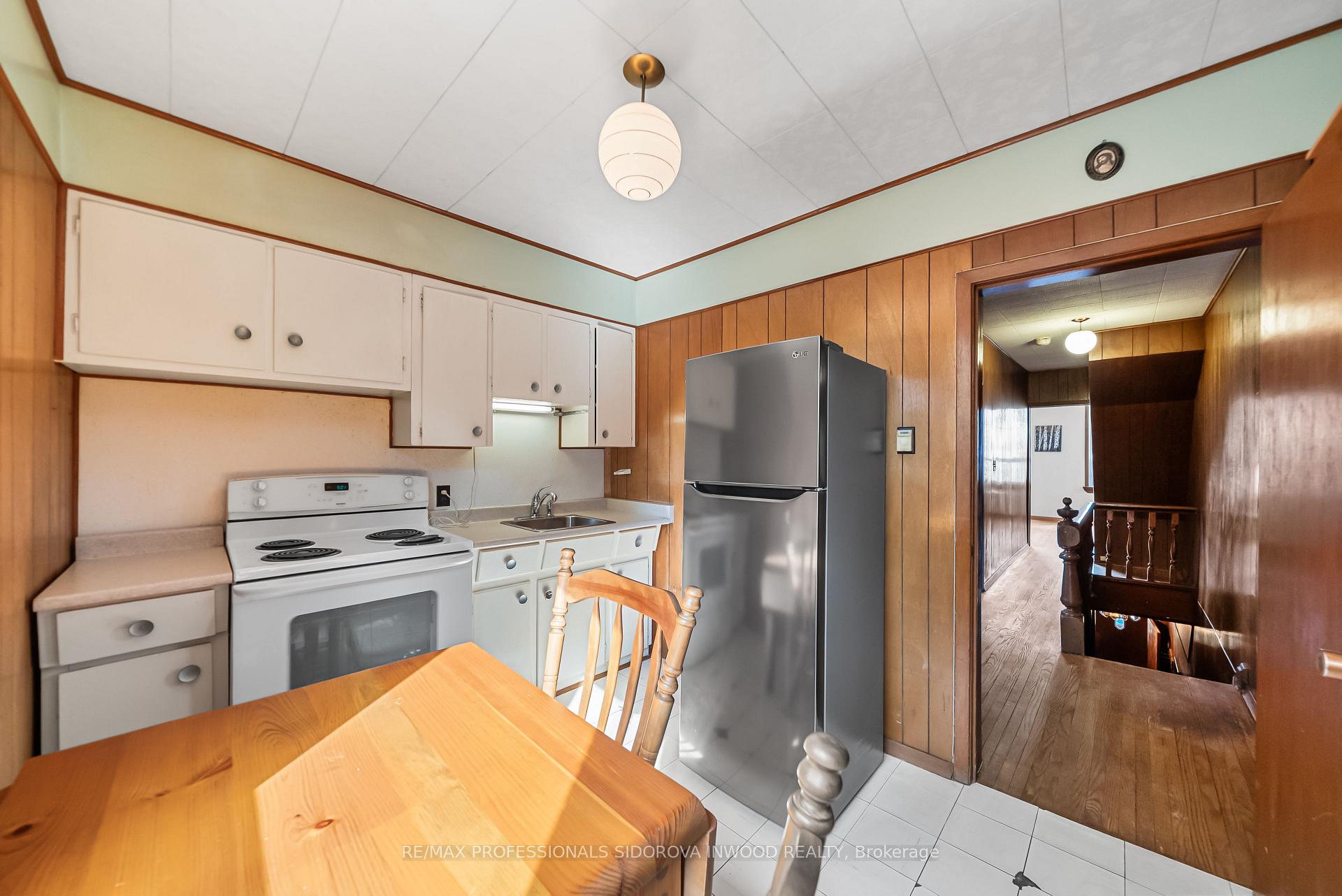 Photo 17 of 44 Golden Avenue, Toronto, Roncesvalles — HOMEH