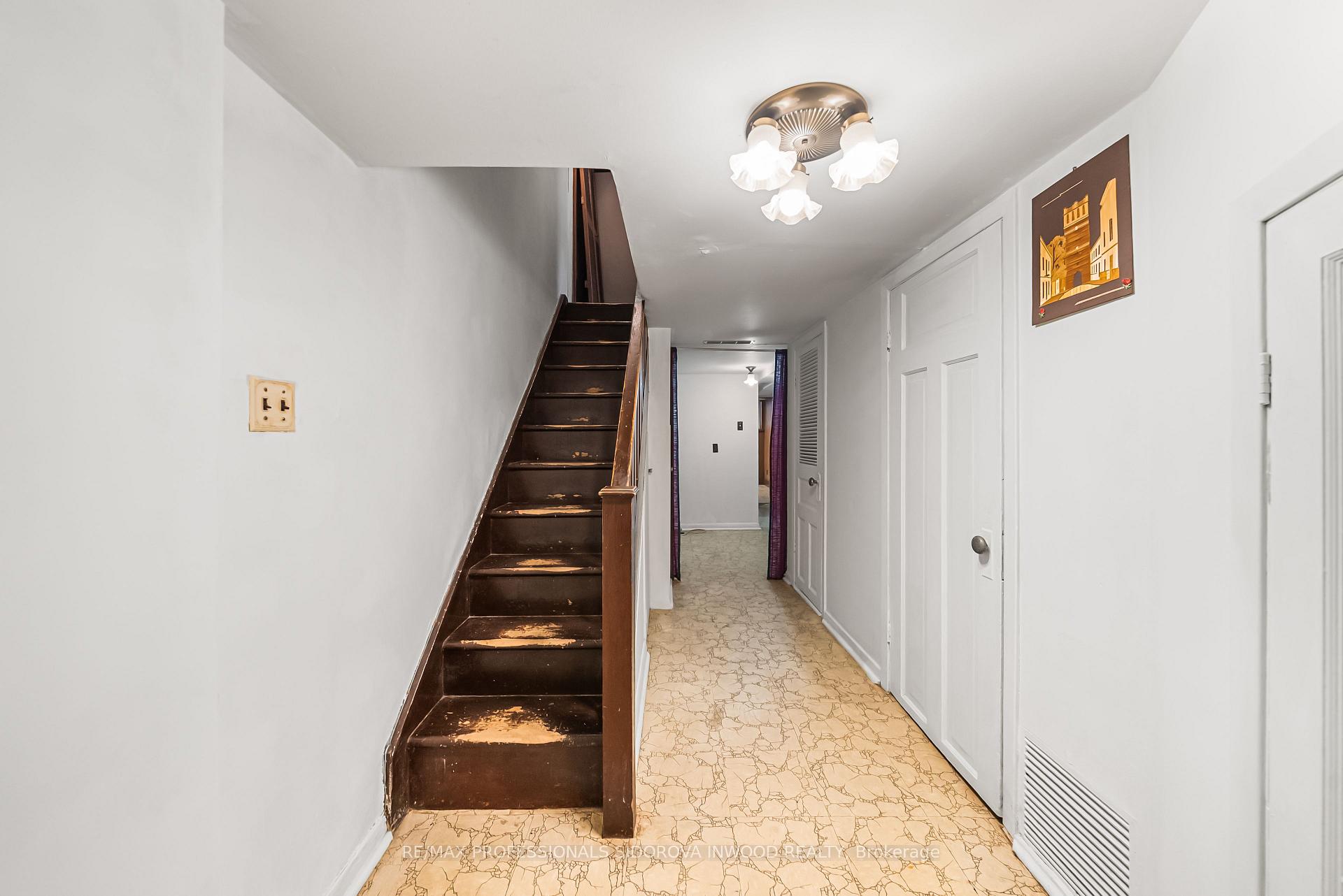 Photo 27 of 44 Golden Avenue, Toronto, Roncesvalles — HOMEH