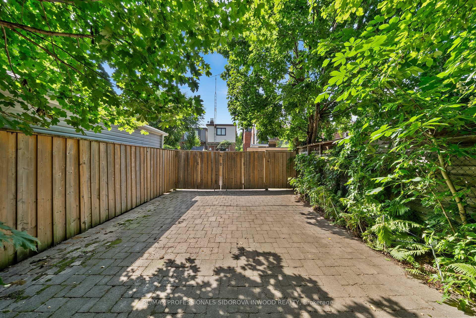 Photo 35 of 44 Golden Avenue, Toronto, Roncesvalles — HOMEH