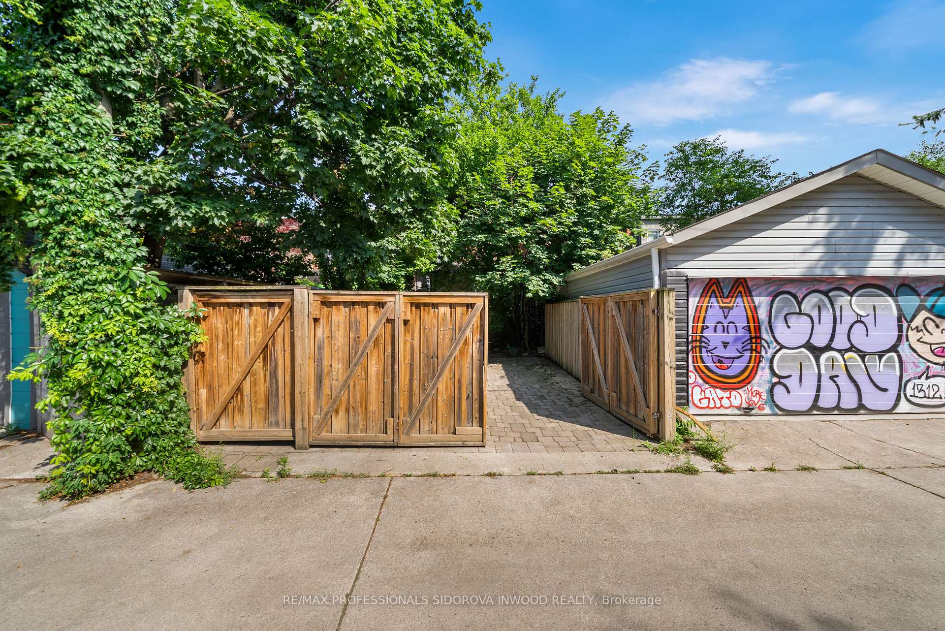 Photo 39 of 44 Golden Avenue, Toronto, Roncesvalles — HOMEH