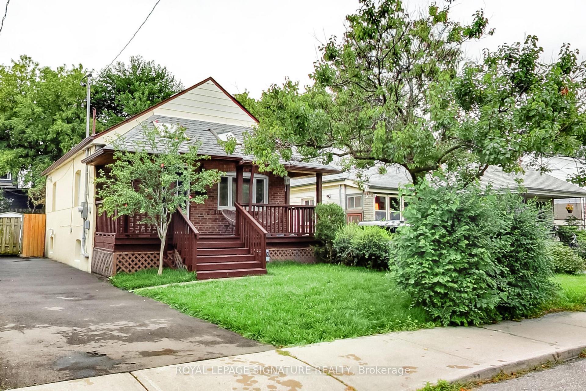 Photo 2 of 36 Criscoe Street, Toronto, Rockcliffe-Smythe — HOMEH