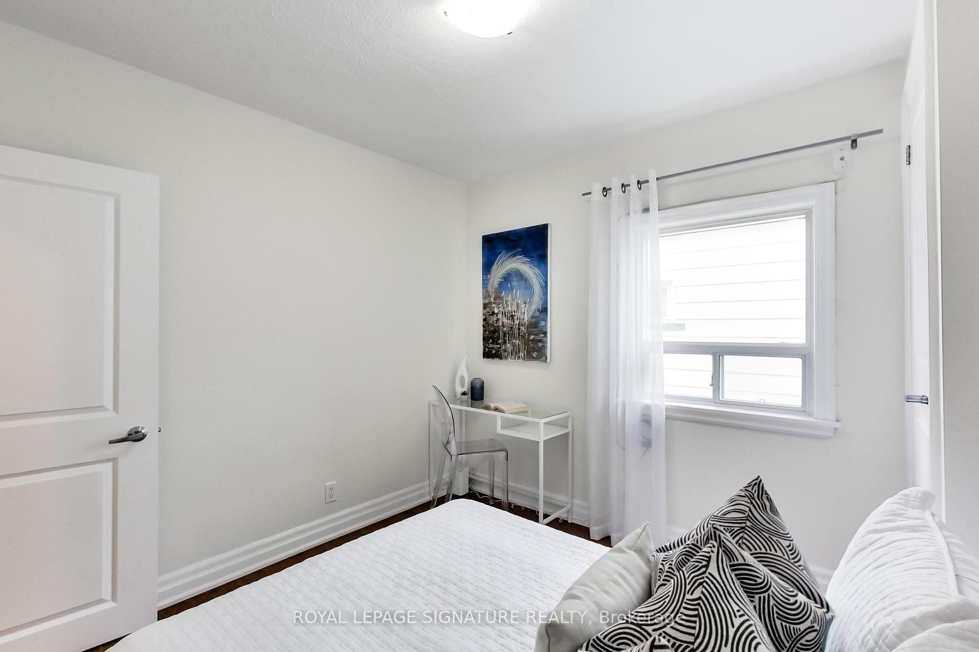 Photo 17 of 36 Criscoe Street, Toronto, Rockcliffe-Smythe — HOMEH