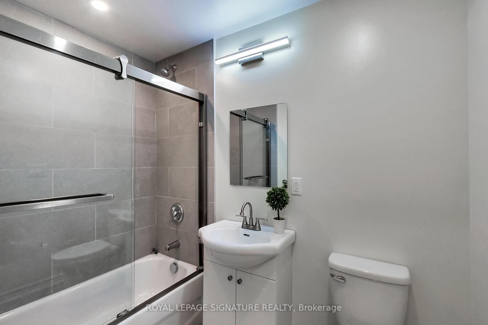 Photo 30 of 36 Criscoe Street, Toronto, Rockcliffe-Smythe — HOMEH