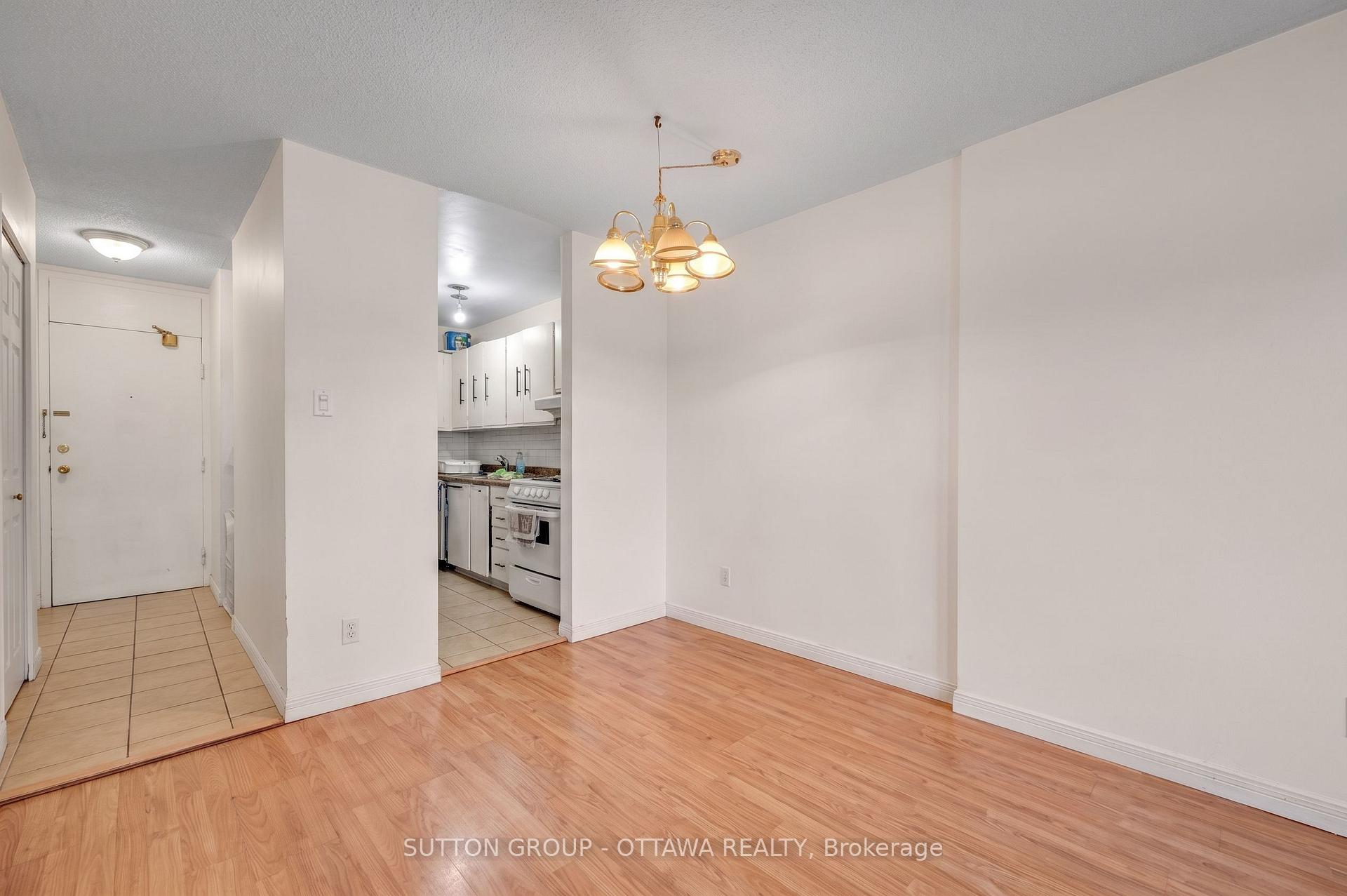 Photo 5 of Unit 516, 2000 Jasmine Crescent, Ottawa, Beacon Hill South — HOMEH