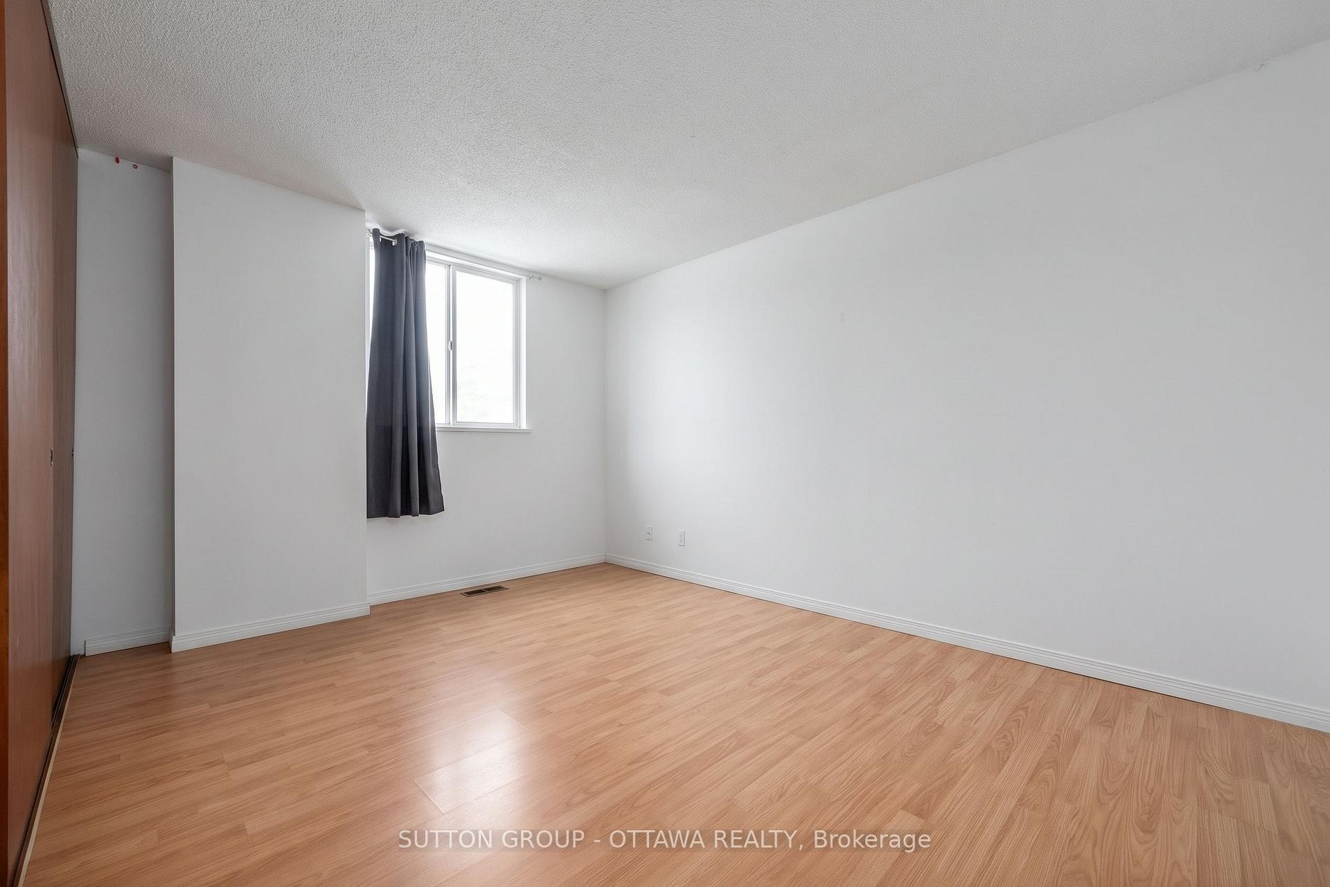 Photo 8 of Unit 516, 2000 Jasmine Crescent, Ottawa, Beacon Hill South — HOMEH