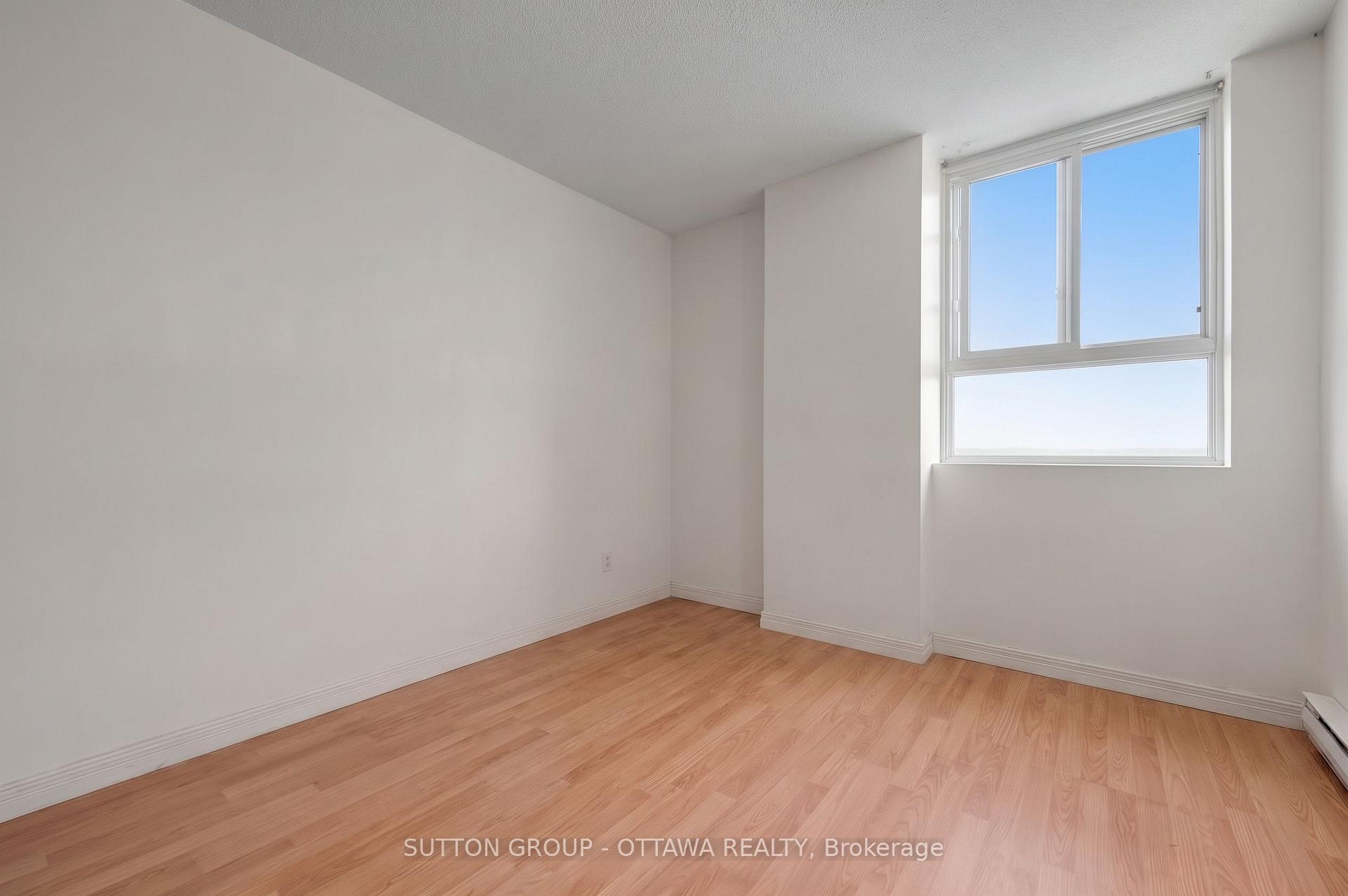 Photo 9 of Unit 516, 2000 Jasmine Crescent, Ottawa, Beacon Hill South — HOMEH