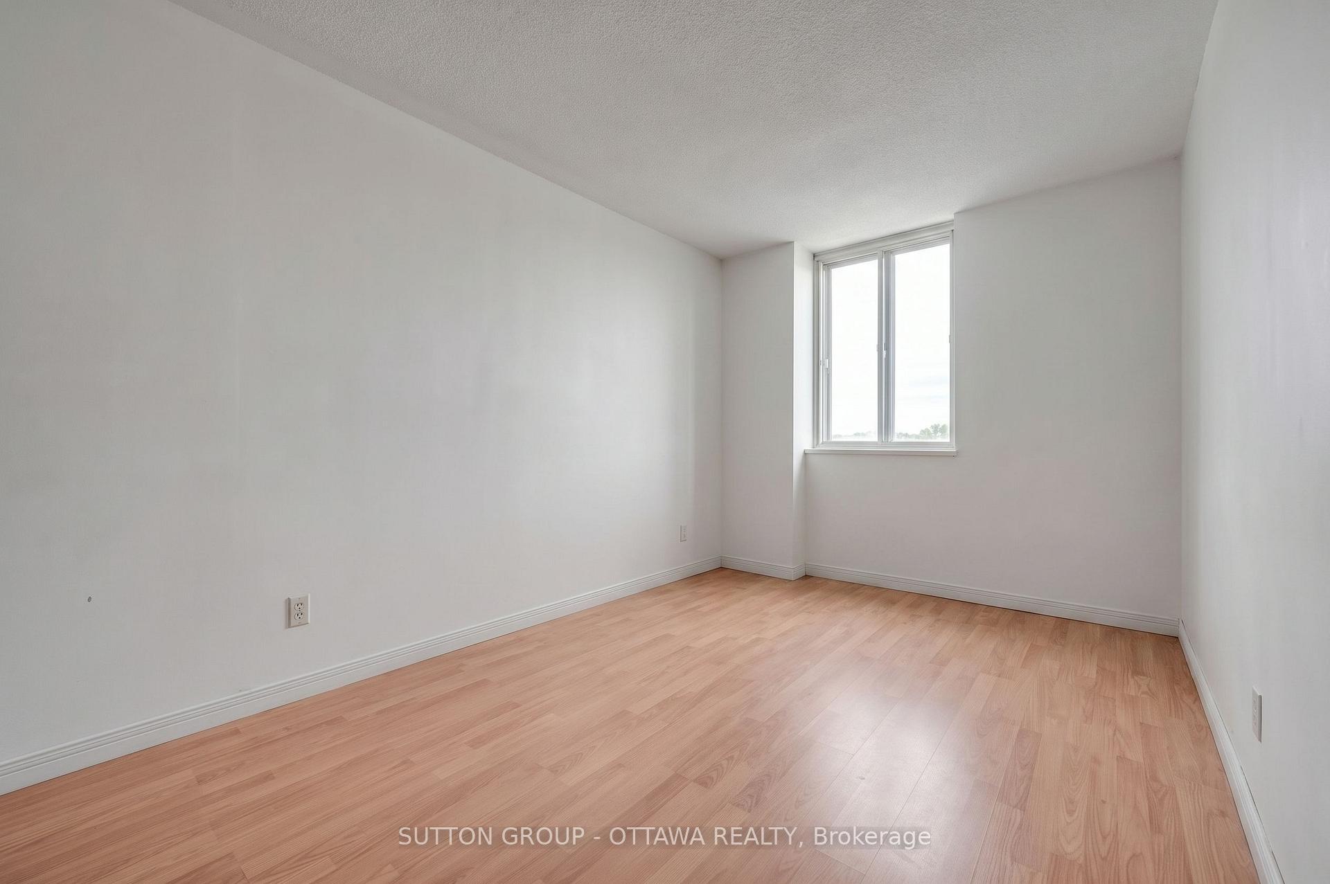 Photo 10 of Unit 516, 2000 Jasmine Crescent, Ottawa, Beacon Hill South — HOMEH