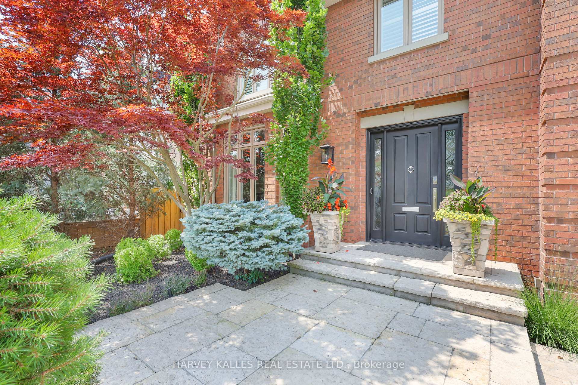 Photo 2 of 254 Yonge Boulevard, Toronto, Bedford Park-Nortown — HOMEH