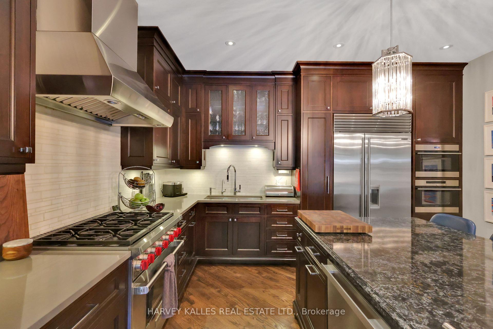 Photo 17 of 254 Yonge Boulevard, Toronto, Bedford Park-Nortown — HOMEH