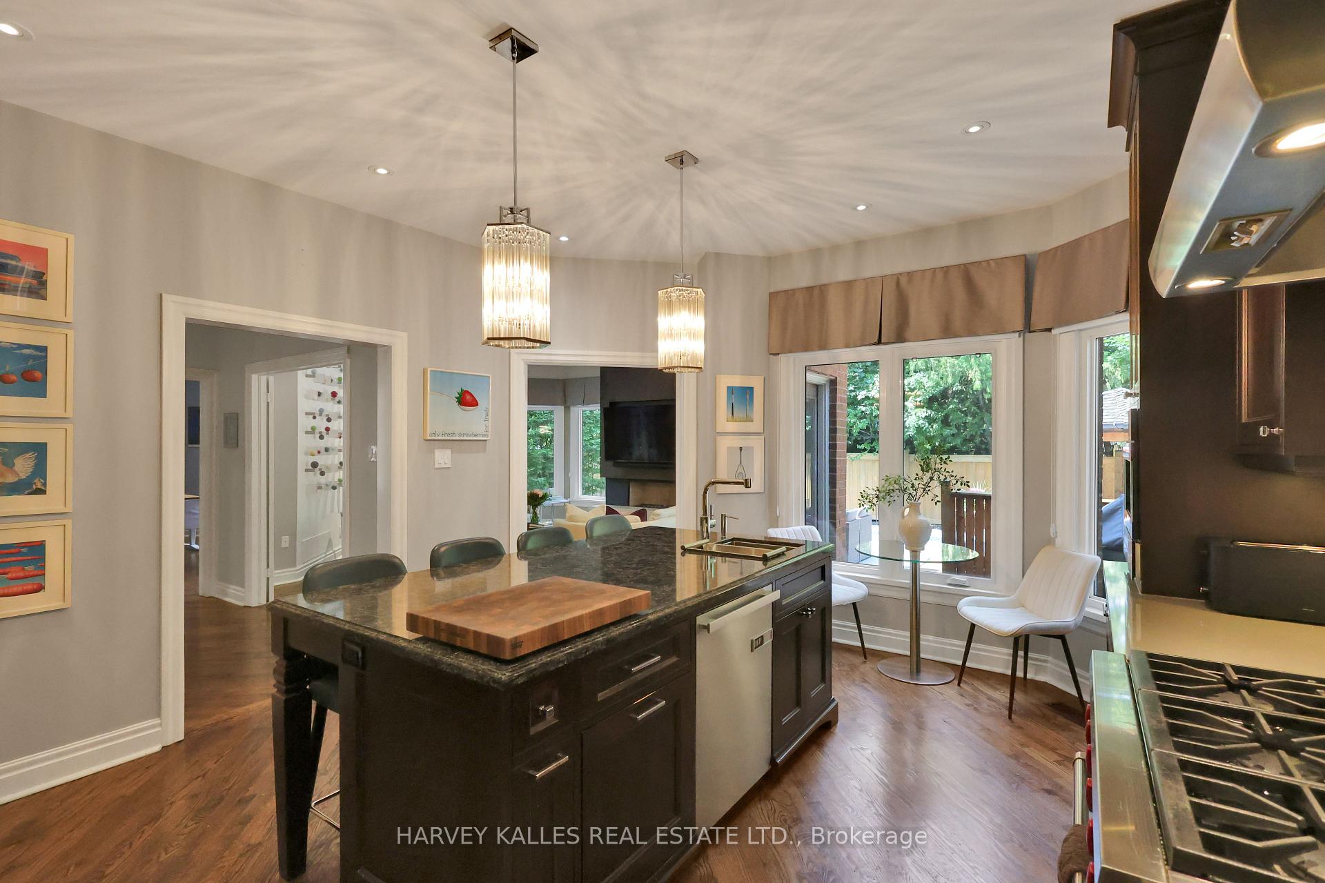 Photo 18 of 254 Yonge Boulevard, Toronto, Bedford Park-Nortown — HOMEH
