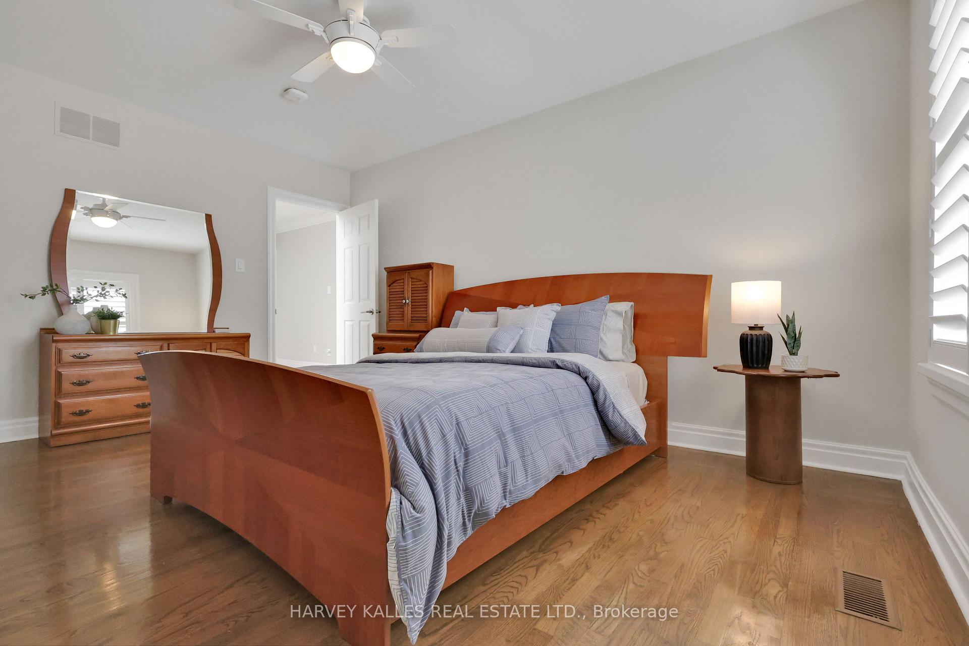 Photo 27 of 254 Yonge Boulevard, Toronto, Bedford Park-Nortown — HOMEH