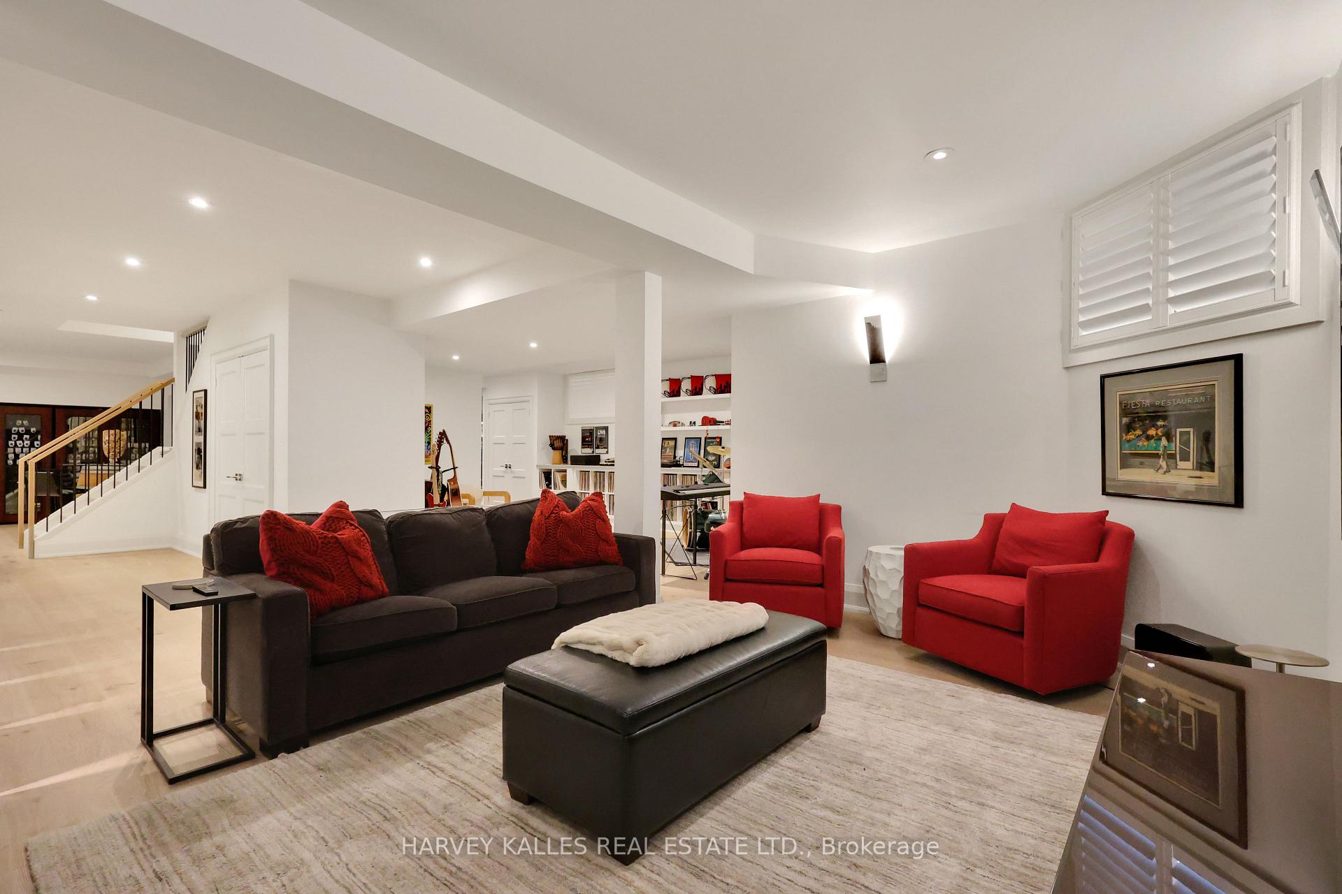 Photo 41 of 254 Yonge Boulevard, Toronto, Bedford Park-Nortown — HOMEH