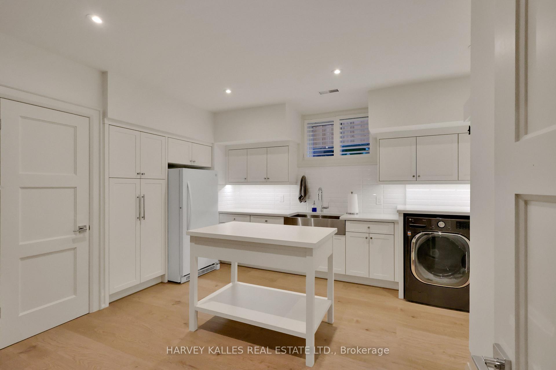 Photo 42 of 254 Yonge Boulevard, Toronto, Bedford Park-Nortown — HOMEH