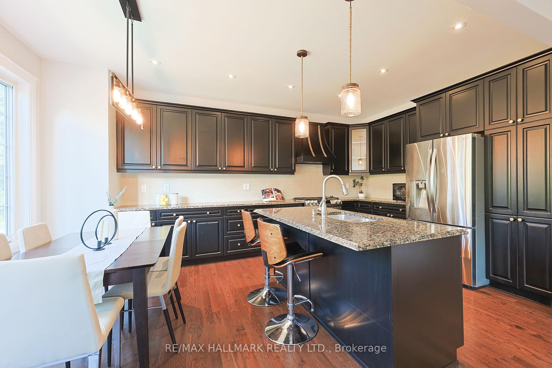 Photo 11 of 315 Thomas Phillips Drive, Aurora, Rural Aurora — HOMEH