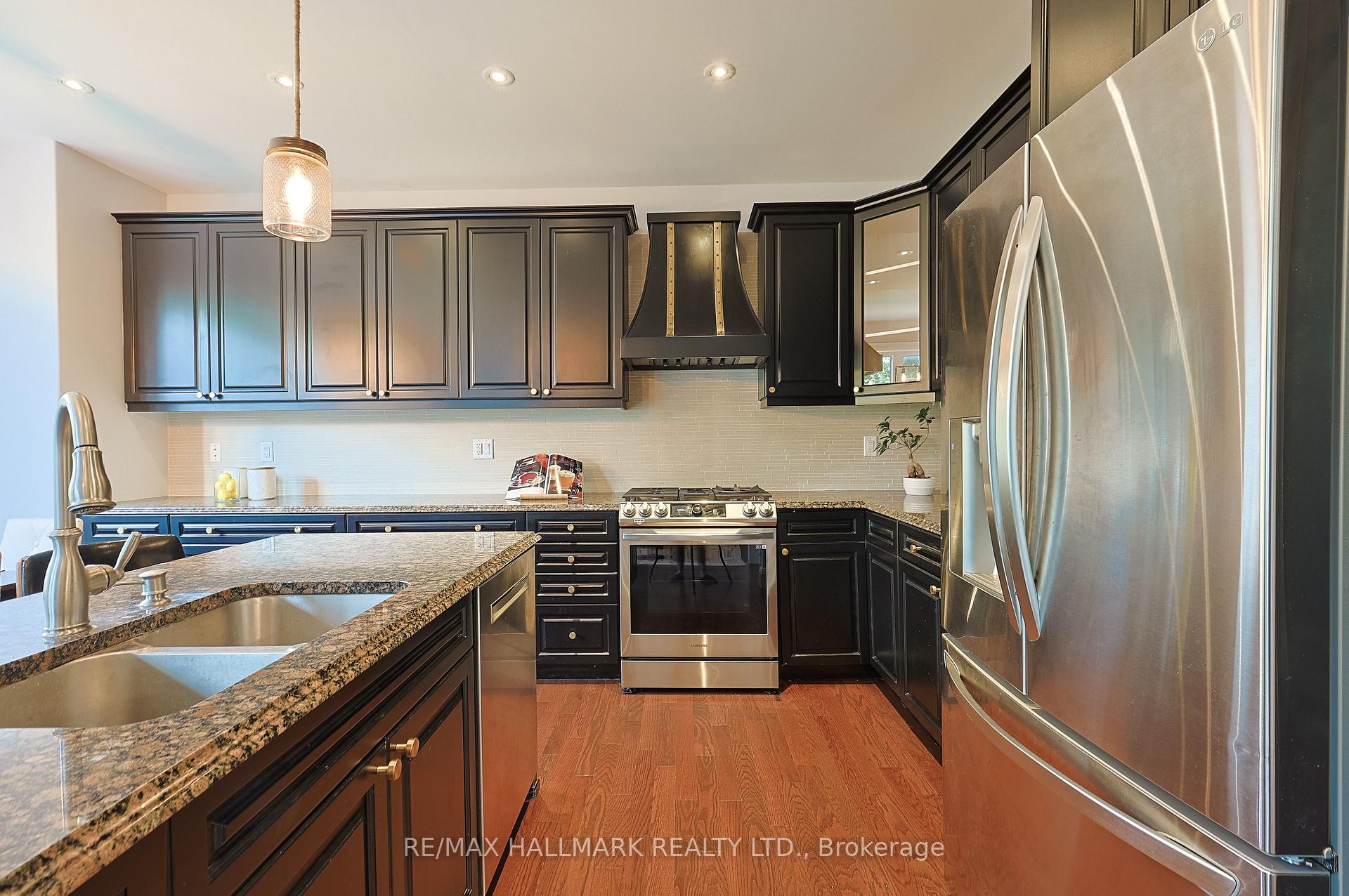 Photo 14 of 315 Thomas Phillips Drive, Aurora, Rural Aurora — HOMEH