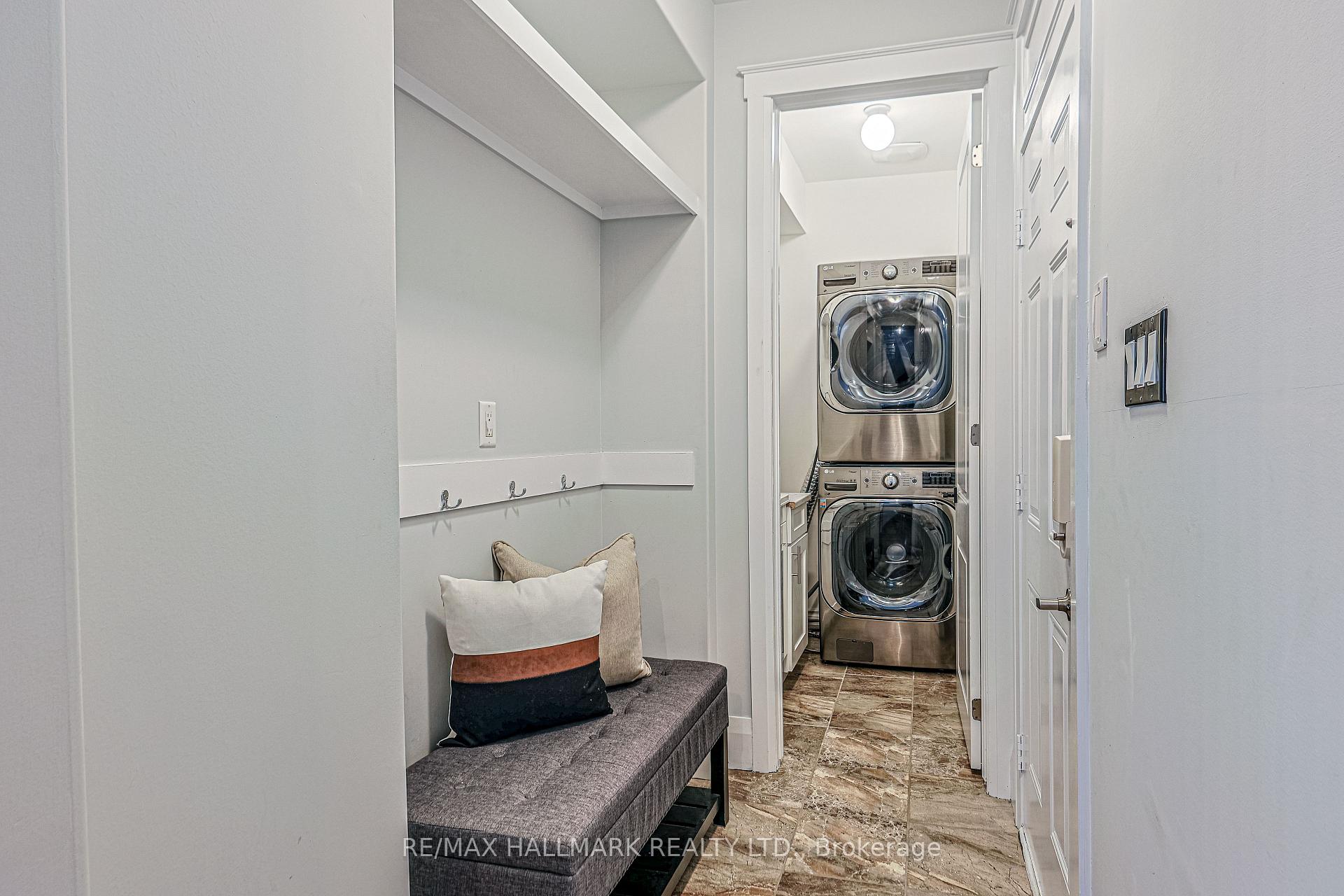 Photo 17 of 315 Thomas Phillips Drive, Aurora, Rural Aurora — HOMEH