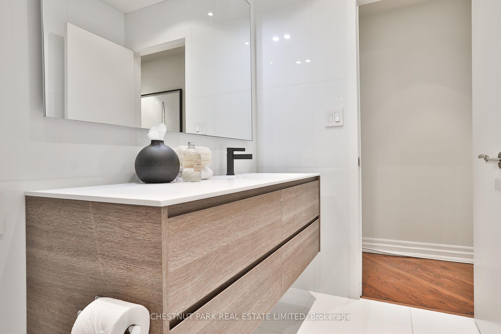 Photo 25 of 22 Berryman Street, Toronto, The Annex — HOMEH