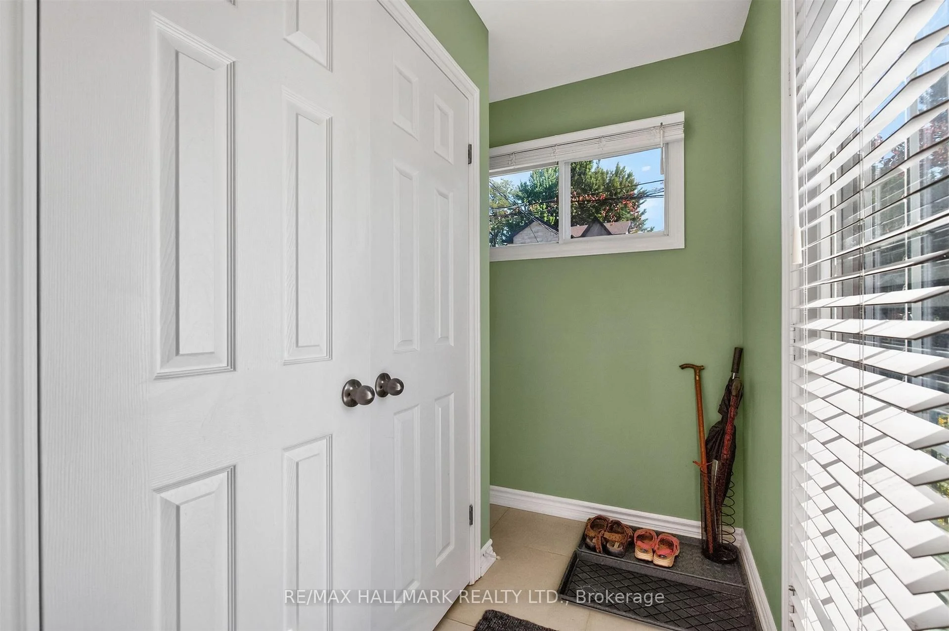 Photo 3 of 110 Harding Boulevard, Scarborough, Birchcliffe-Cliffside — HOMEH