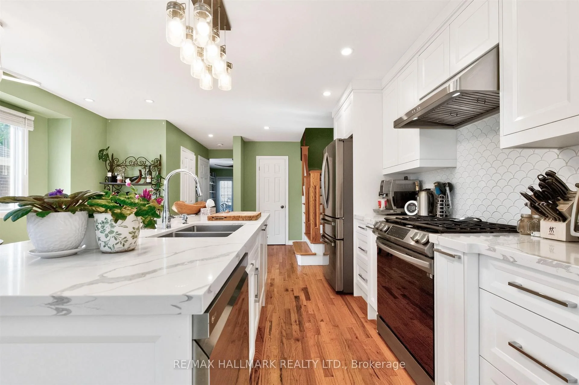 Photo 5 of 110 Harding Boulevard, Scarborough, Birchcliffe-Cliffside — HOMEH