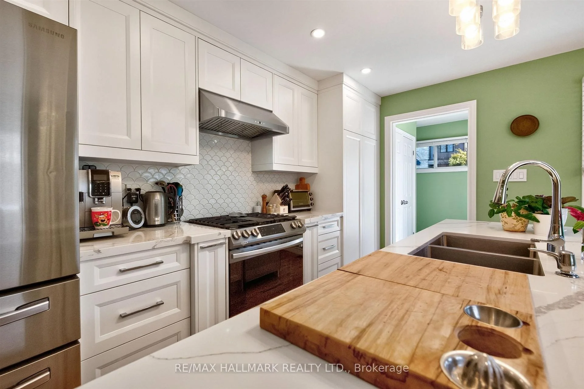 Photo 8 of 110 Harding Boulevard, Scarborough, Birchcliffe-Cliffside — HOMEH