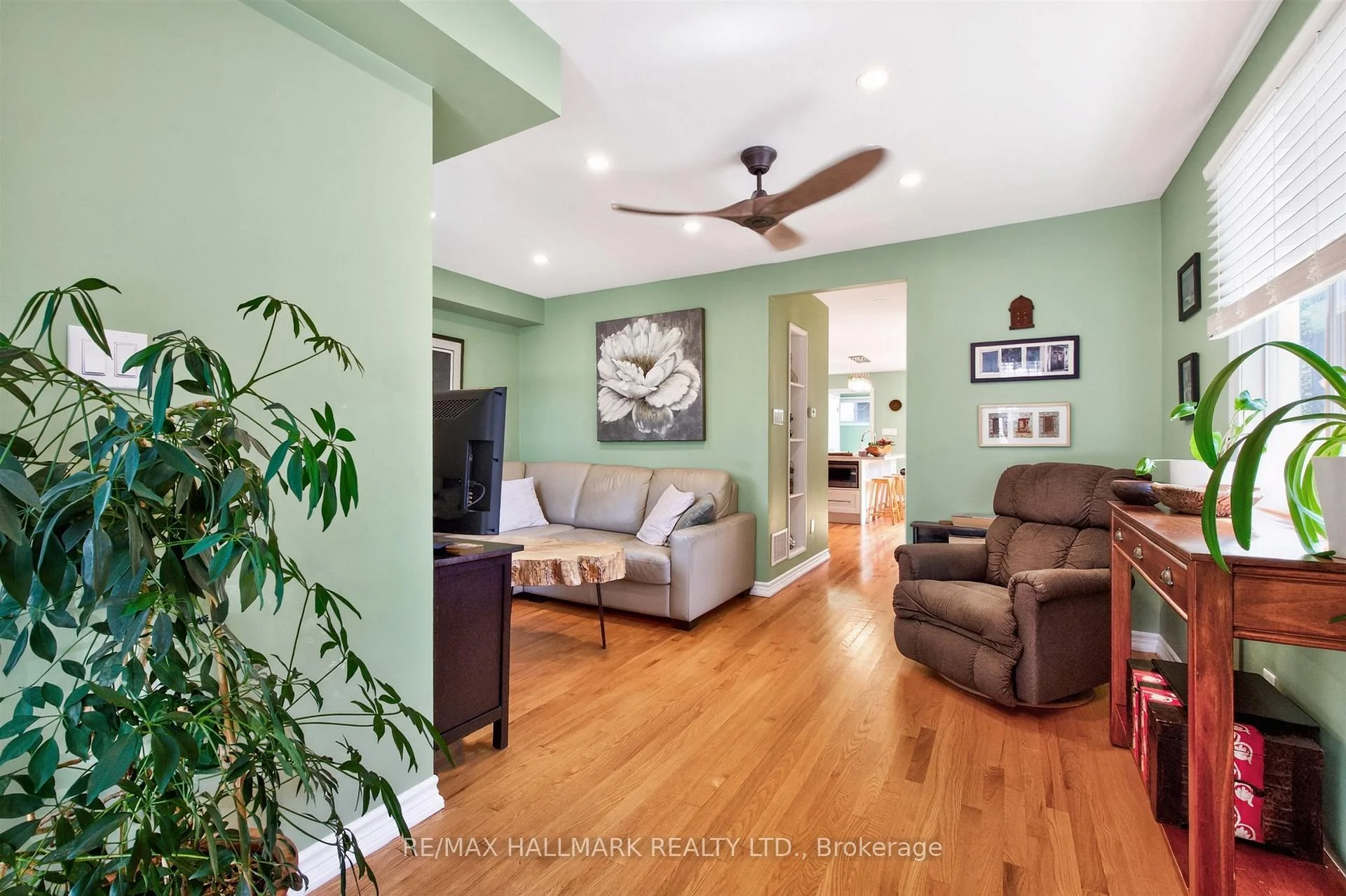 Photo 14 of 110 Harding Boulevard, Scarborough, Birchcliffe-Cliffside — HOMEH