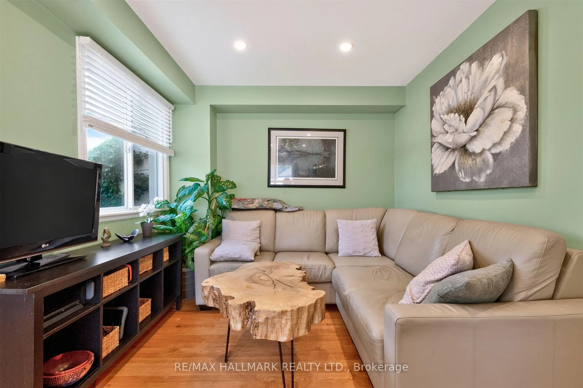 Photo 15 of 110 Harding Boulevard, Scarborough, Birchcliffe-Cliffside — HOMEH