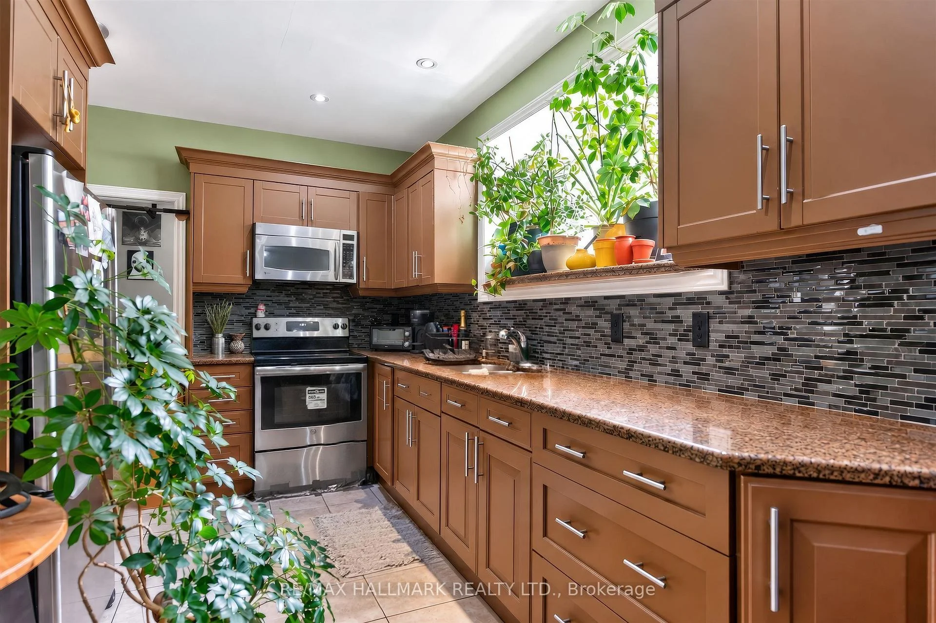 Photo 35 of 110 Harding Boulevard, Scarborough, Birchcliffe-Cliffside — HOMEH
