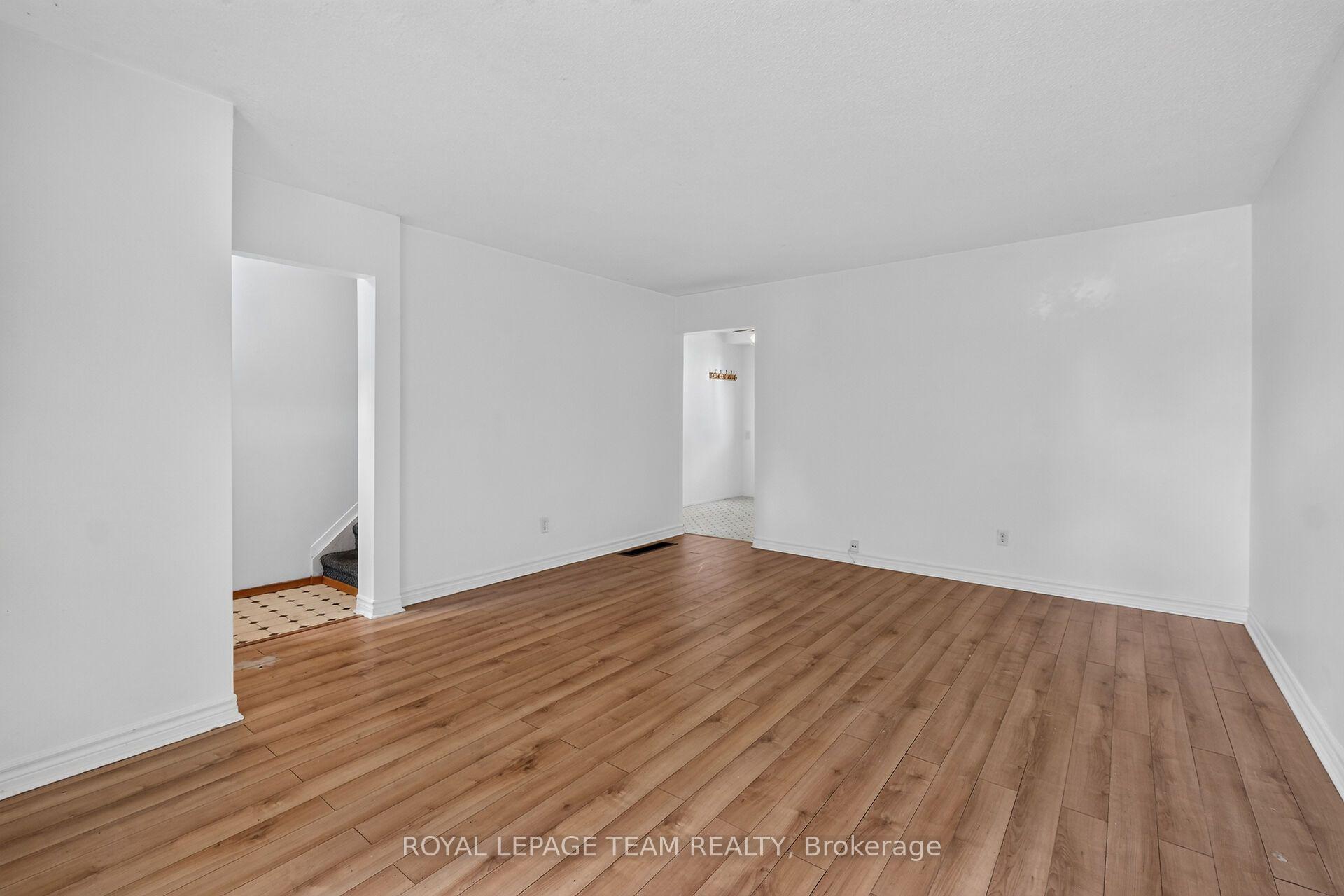 Photo 6 of 909 Greenbriar Avenue, Ottawa, Carleton Heights — HOMEH