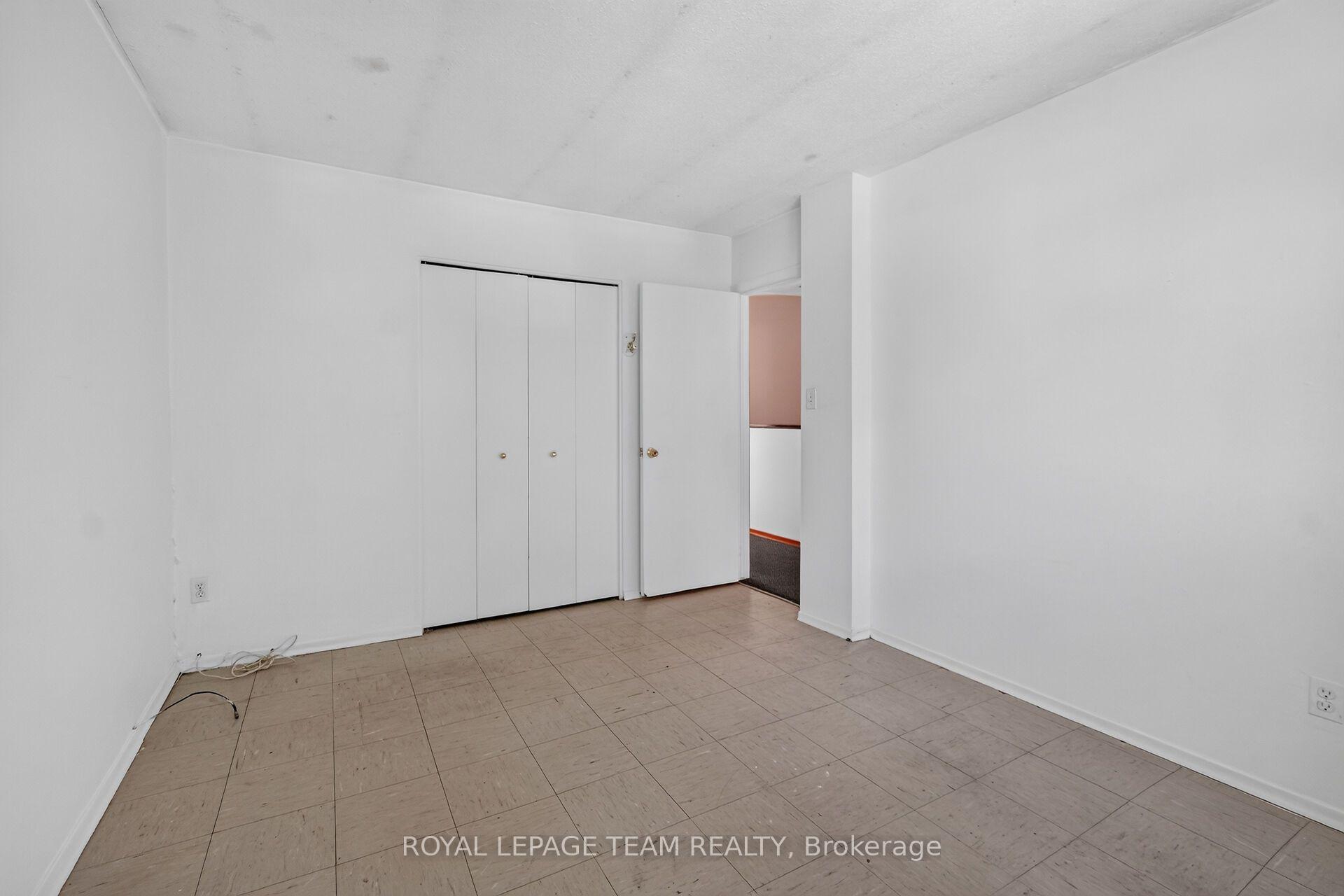 Photo 13 of 909 Greenbriar Avenue, Ottawa, Carleton Heights — HOMEH
