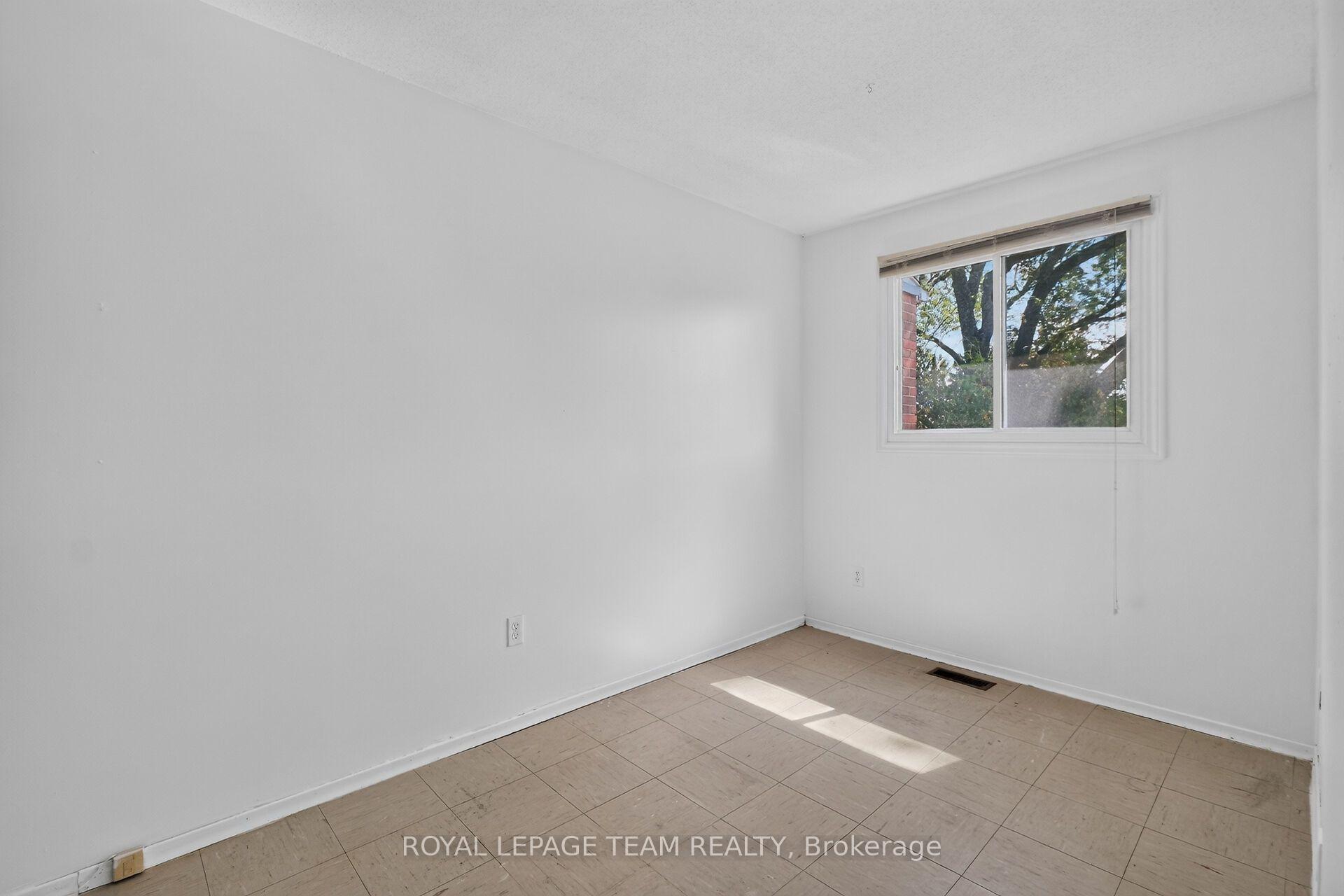 Photo 14 of 909 Greenbriar Avenue, Ottawa, Carleton Heights — HOMEH