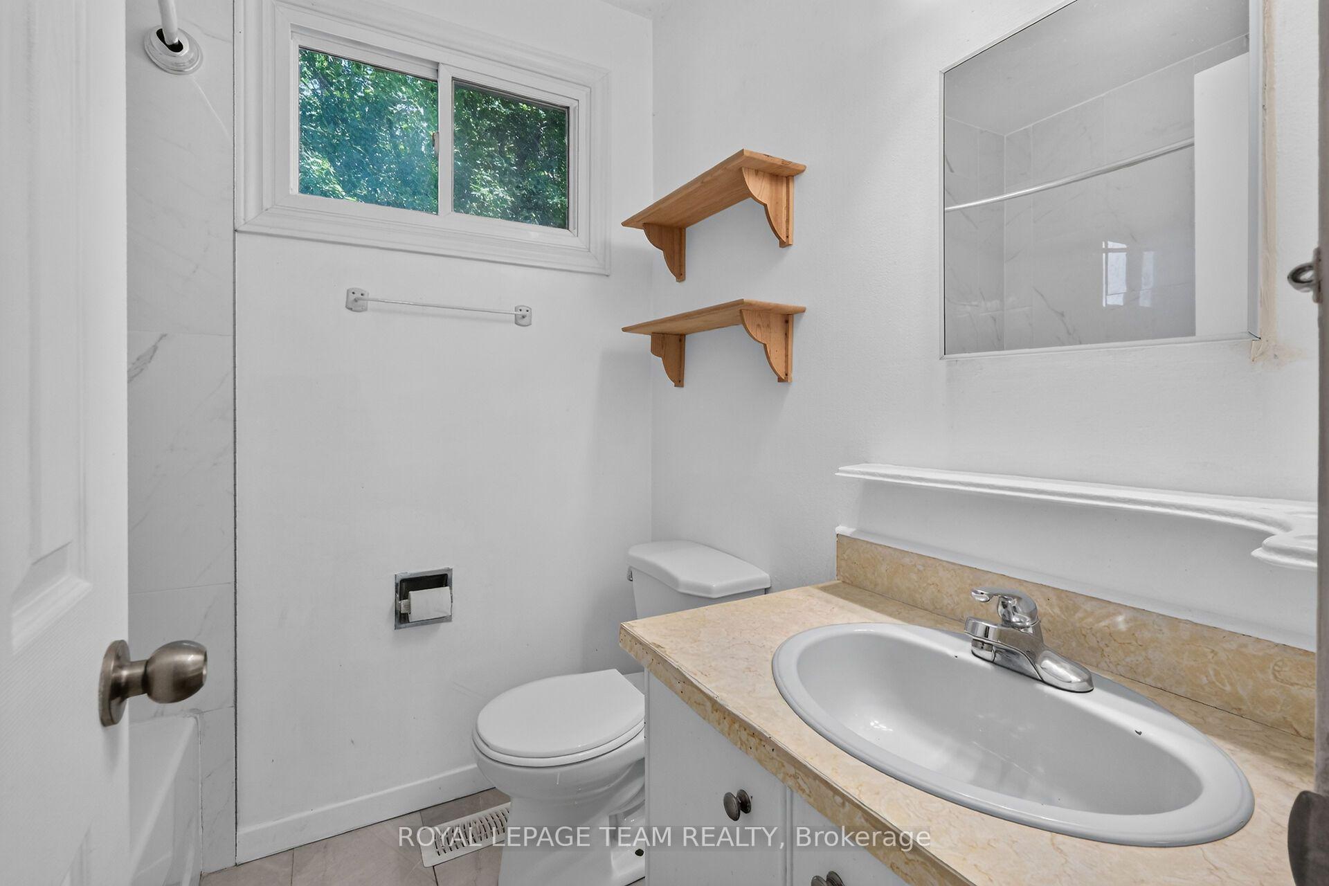 Photo 16 of 909 Greenbriar Avenue, Ottawa, Carleton Heights — HOMEH
