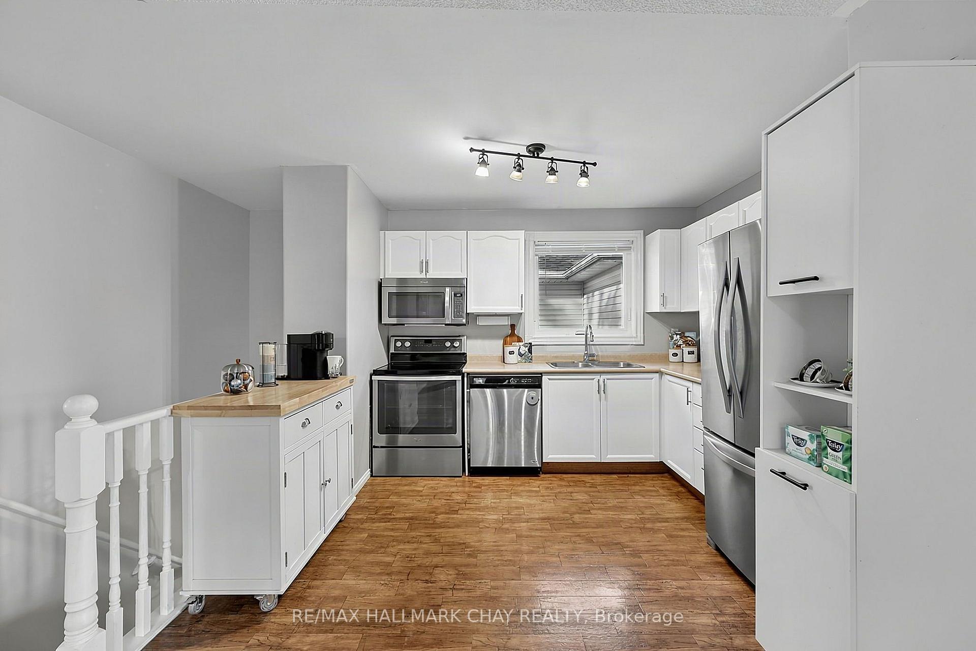 Photo 7 of 27 Masters Drive, Barrie, East Bayfield — HOMEH