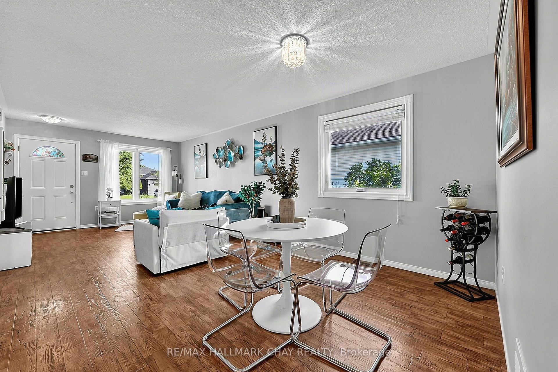 Photo 11 of 27 Masters Drive, Barrie, East Bayfield — HOMEH