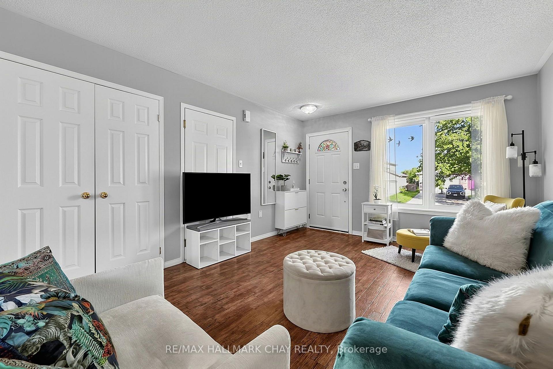 Photo 13 of 27 Masters Drive, Barrie, East Bayfield — HOMEH