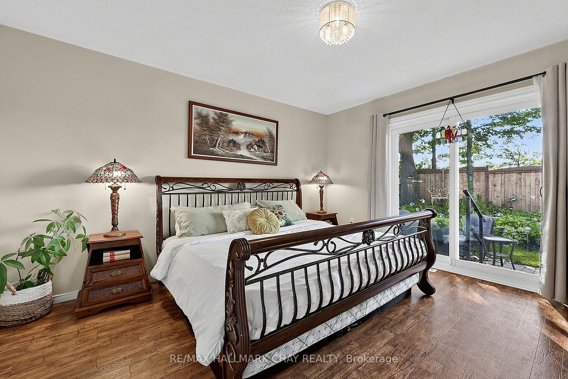 Photo 12 of 27 Masters Drive, Barrie, East Bayfield — HOMEH