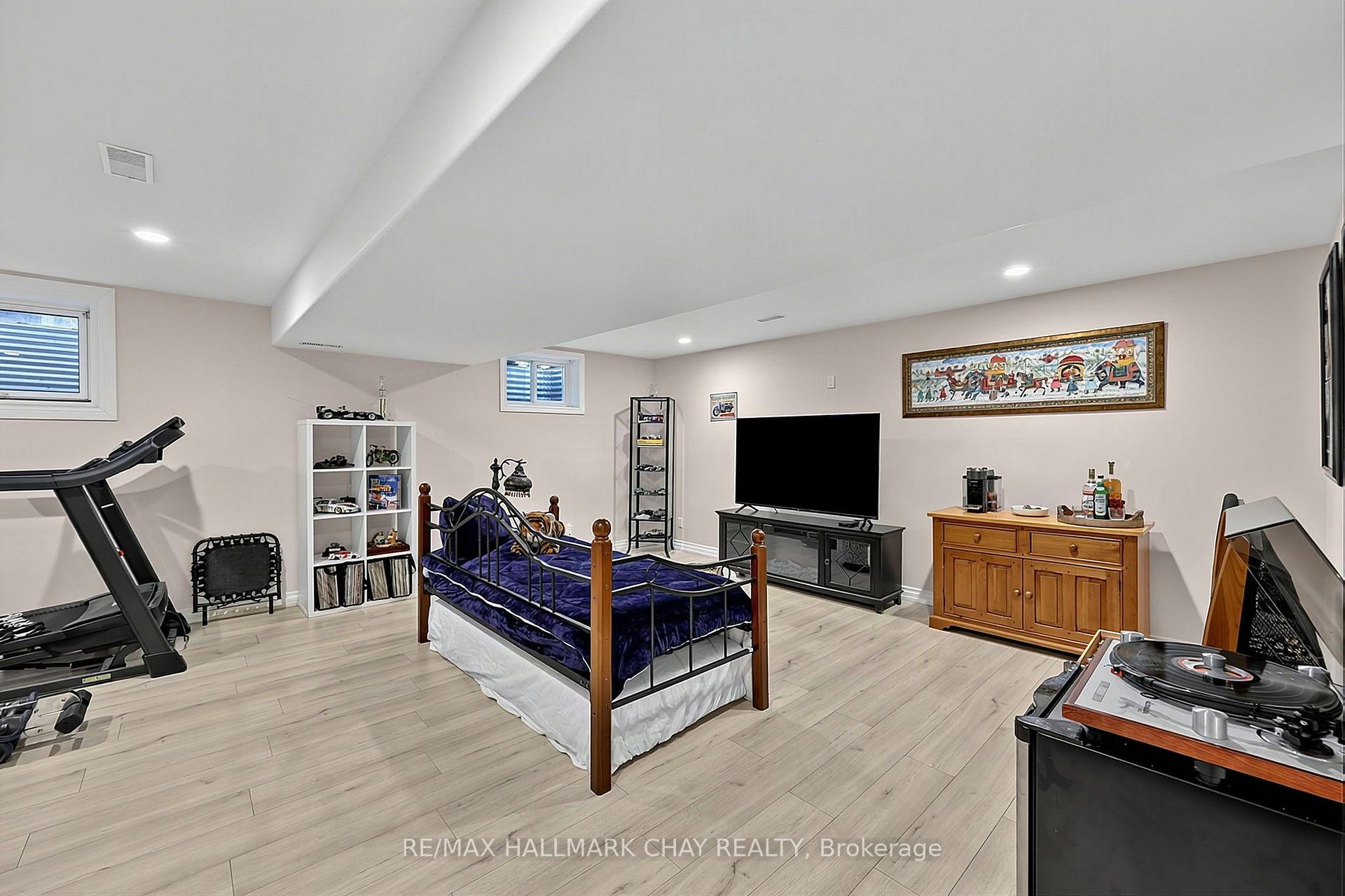 Photo 18 of 27 Masters Drive, Barrie, East Bayfield — HOMEH