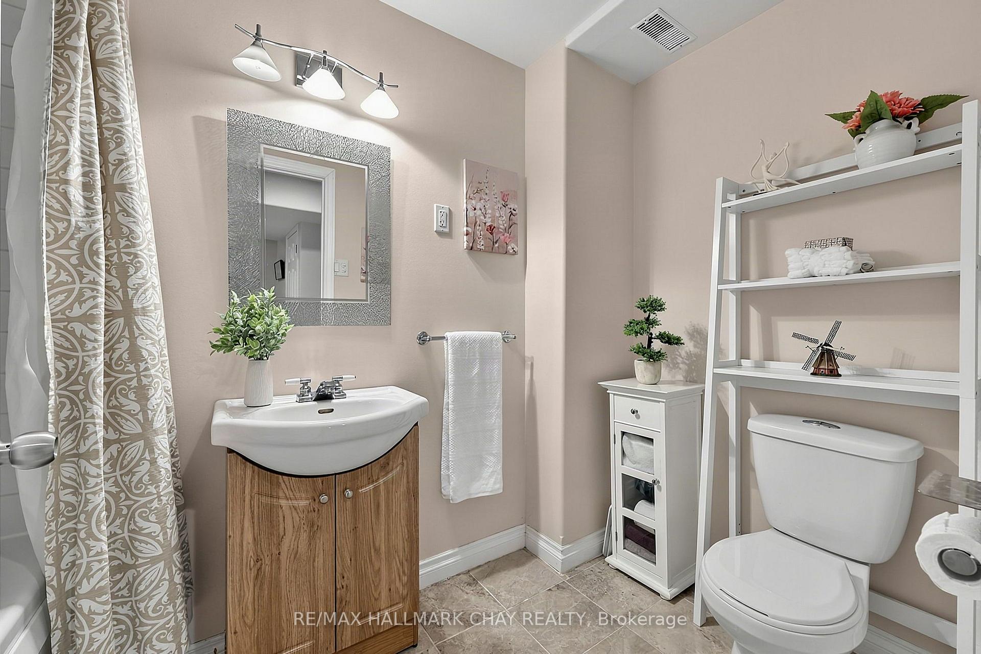 Photo 21 of 27 Masters Drive, Barrie, East Bayfield — HOMEH