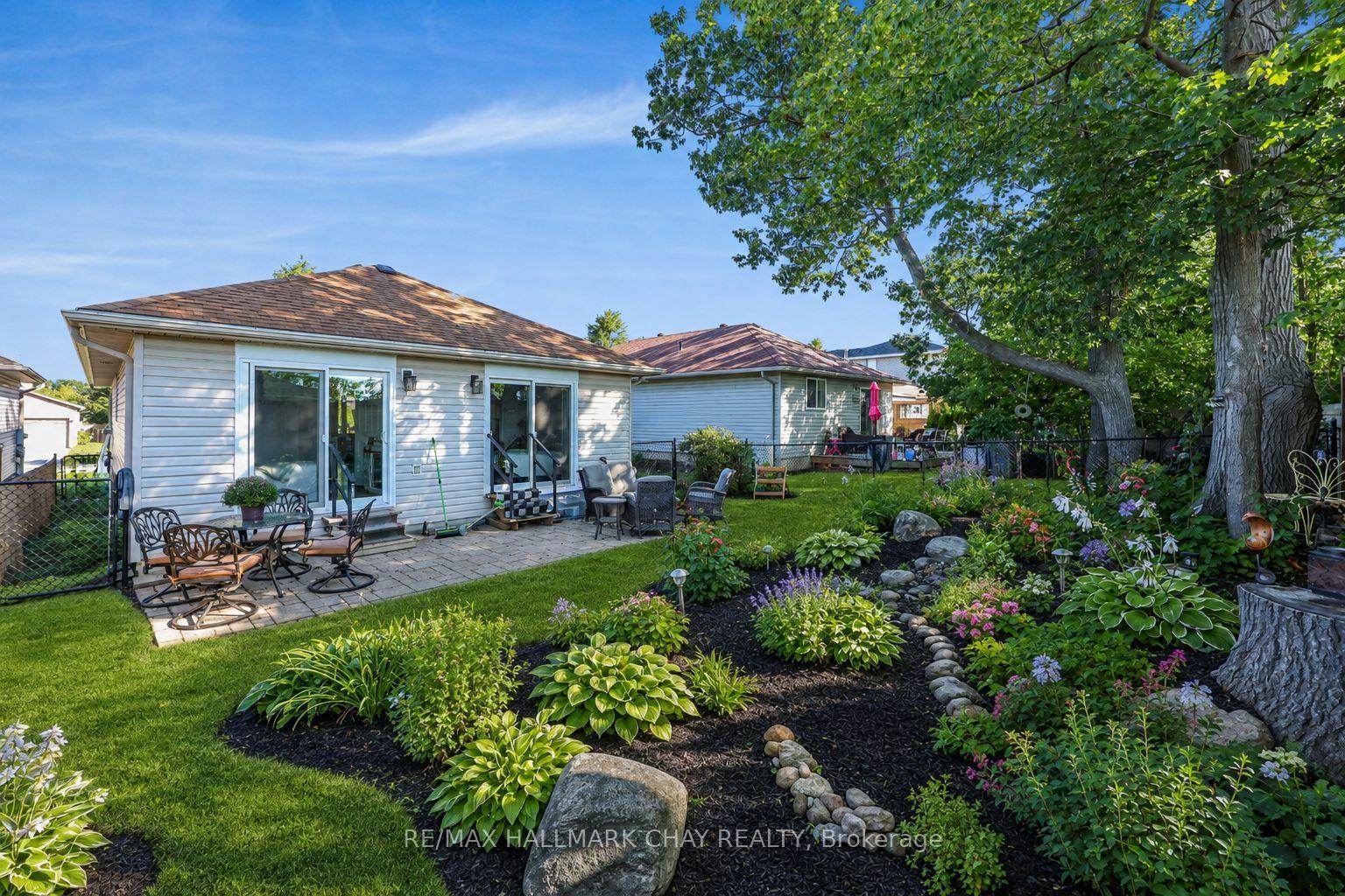 Photo 24 of 27 Masters Drive, Barrie, East Bayfield — HOMEH
