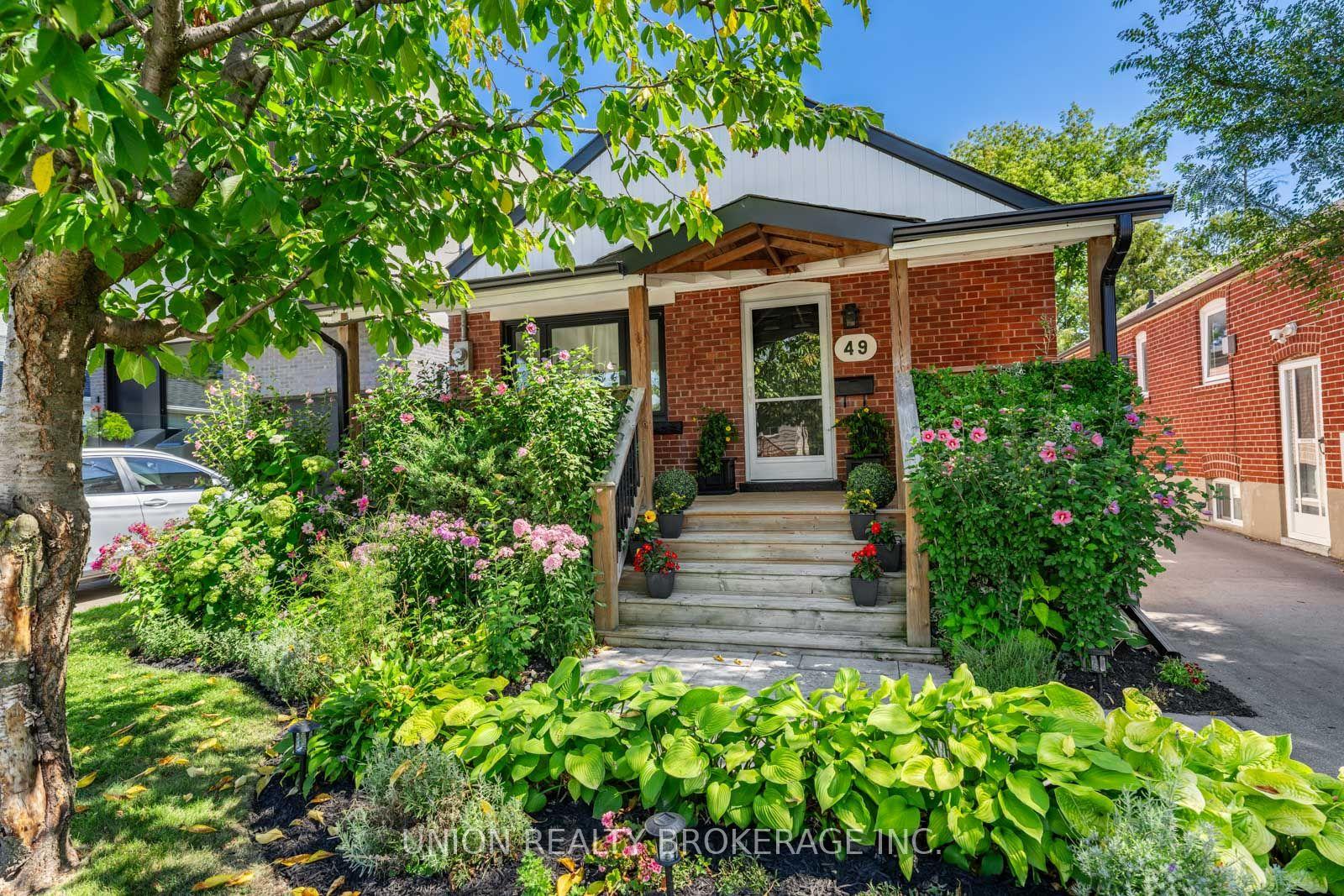 Photo 2 of 49 Claremore Avenue, Scarborough, Birchcliffe-Cliffside — HOMEH