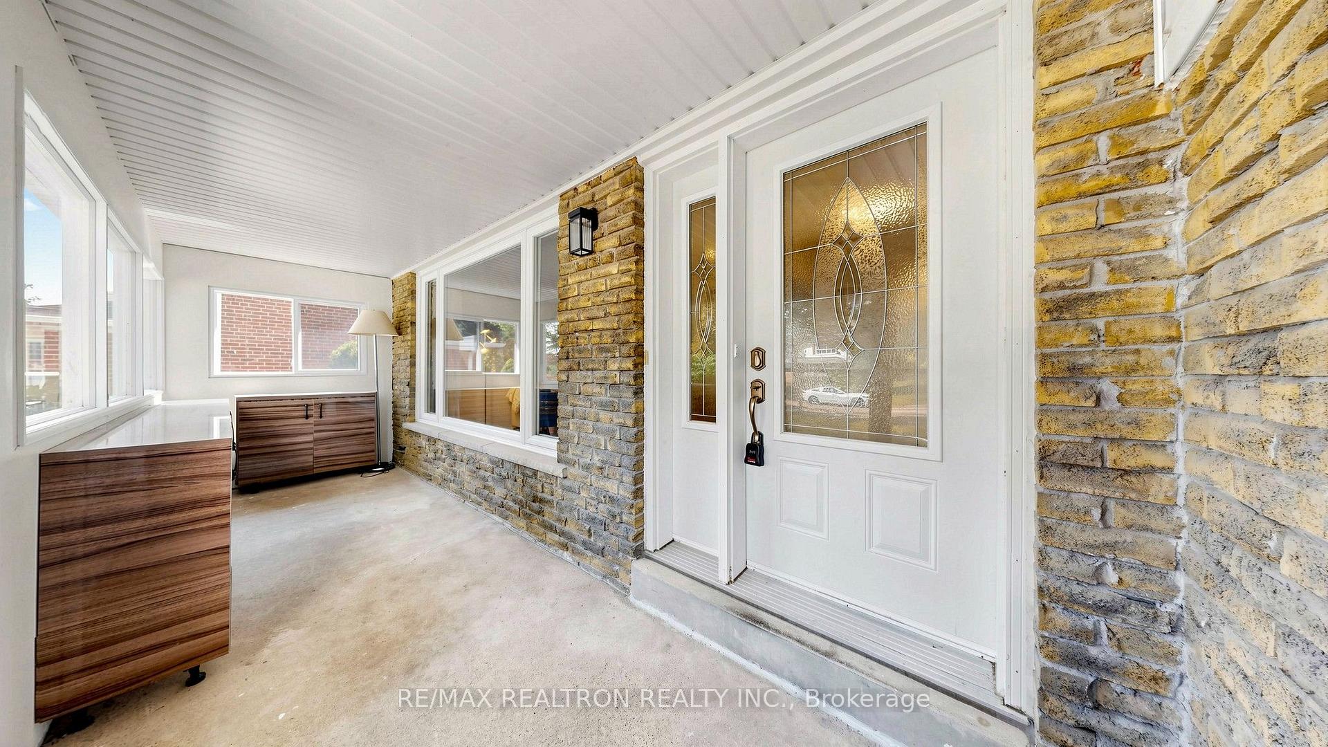 Photo 5 of 229 Chartland Boulevard S, Scarborough, Agincourt North — HOMEH