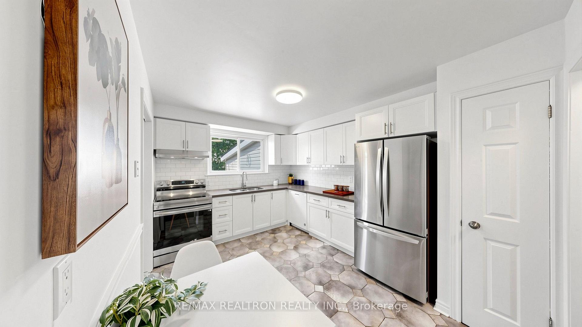 Photo 16 of 229 Chartland Boulevard S, Scarborough, Agincourt North — HOMEH